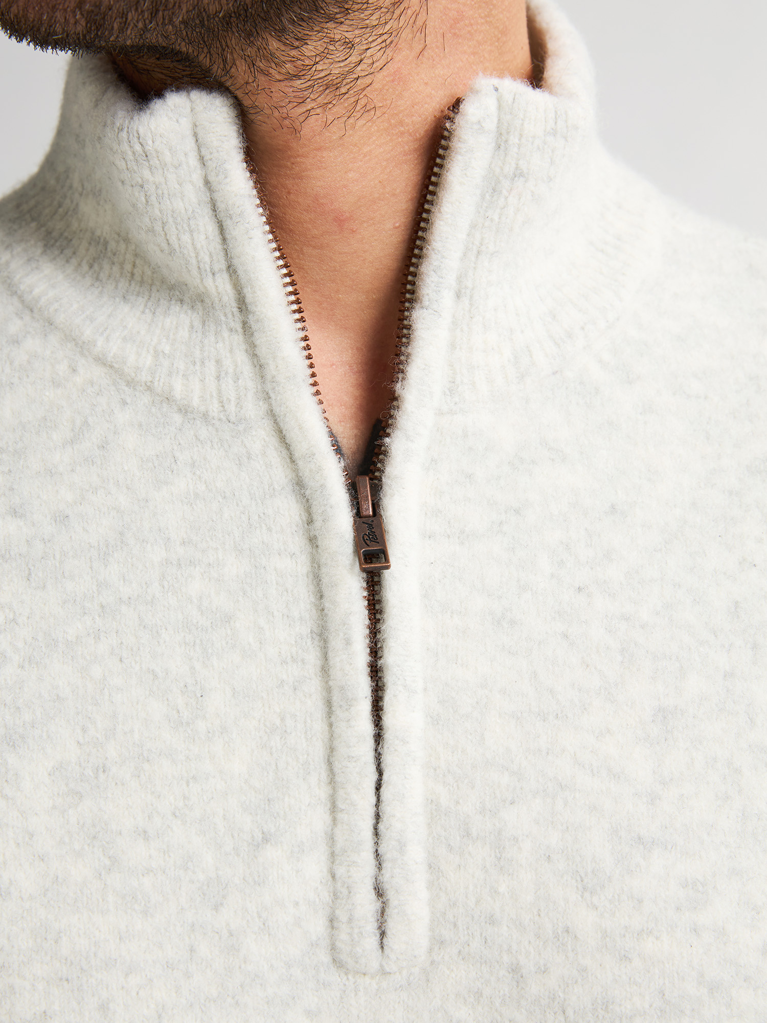 M-3050-KWC290 Men Knitwear Collar (Antique White Melee 0009)