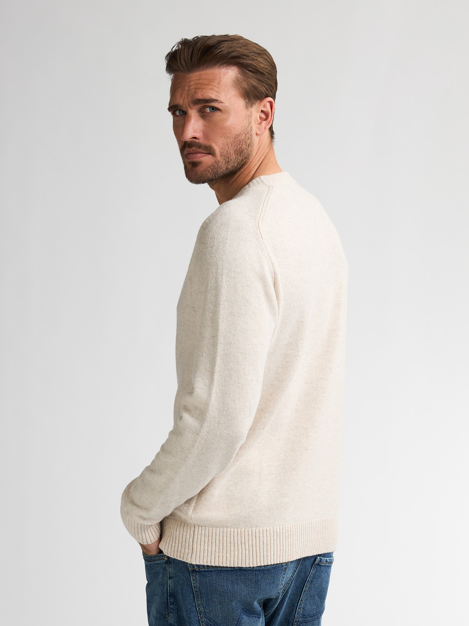M-3050-KWR219 Men Knitwear Round Neck Basic (1108 Raw Sand)
