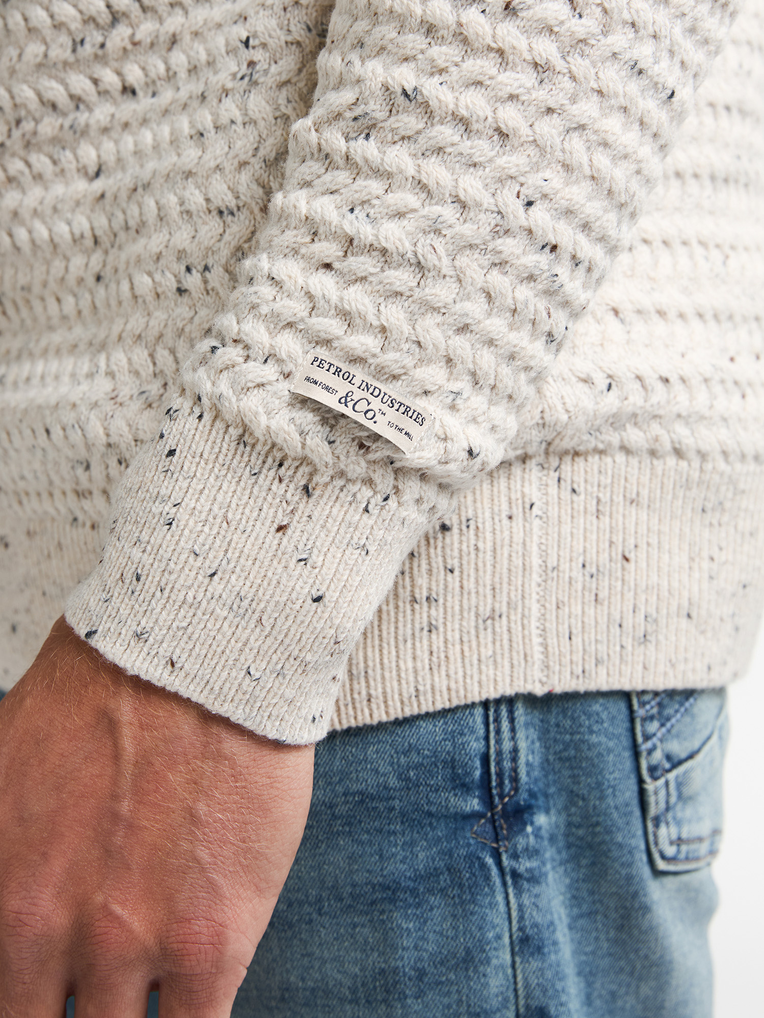 M-3050-KWR222 Men Knitwear Round Neck Basic (Antique White Melee 0009)