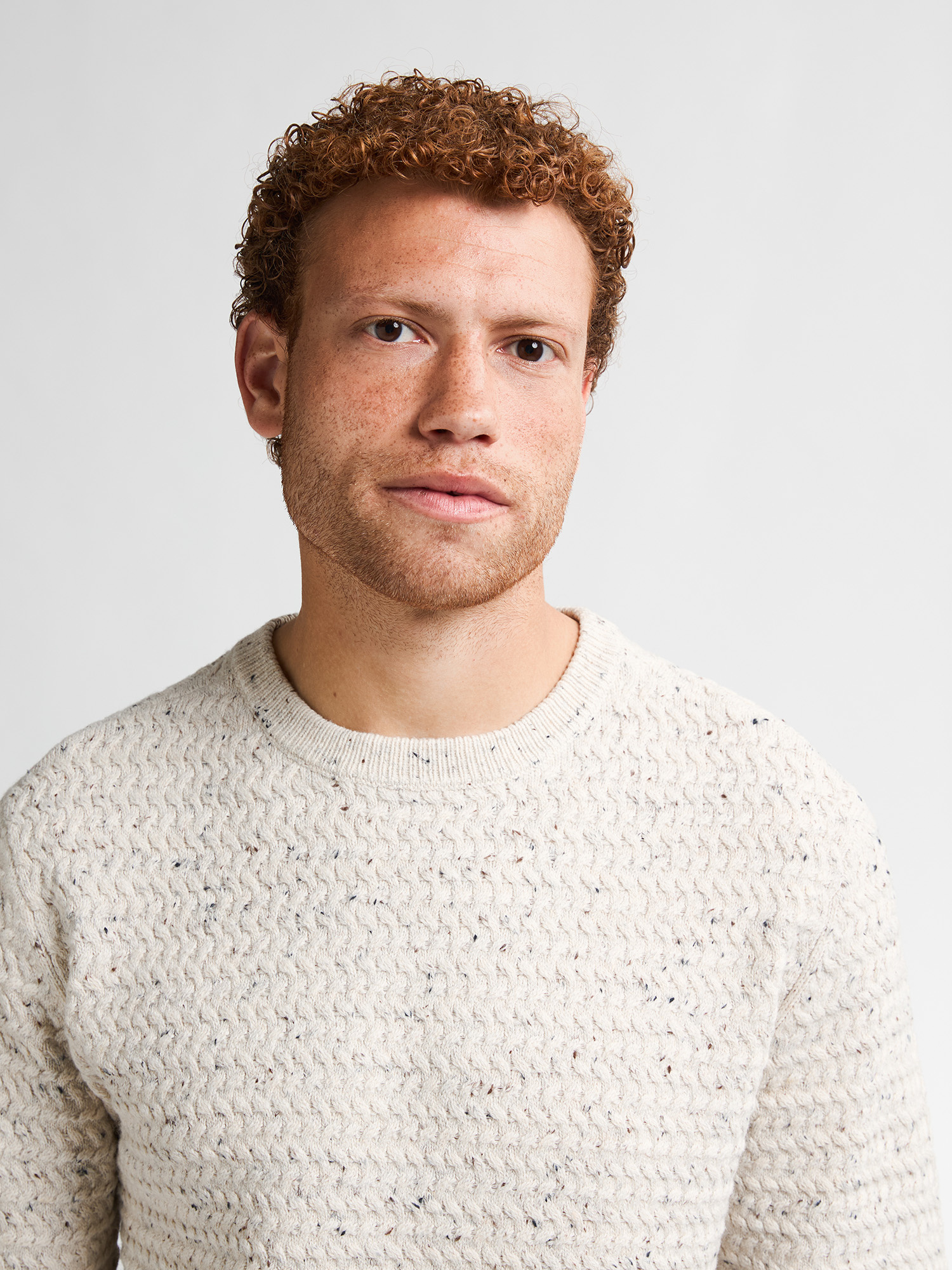 M-3050-KWR222 Men Knitwear Round Neck Basic (Antique White Melee 0009)