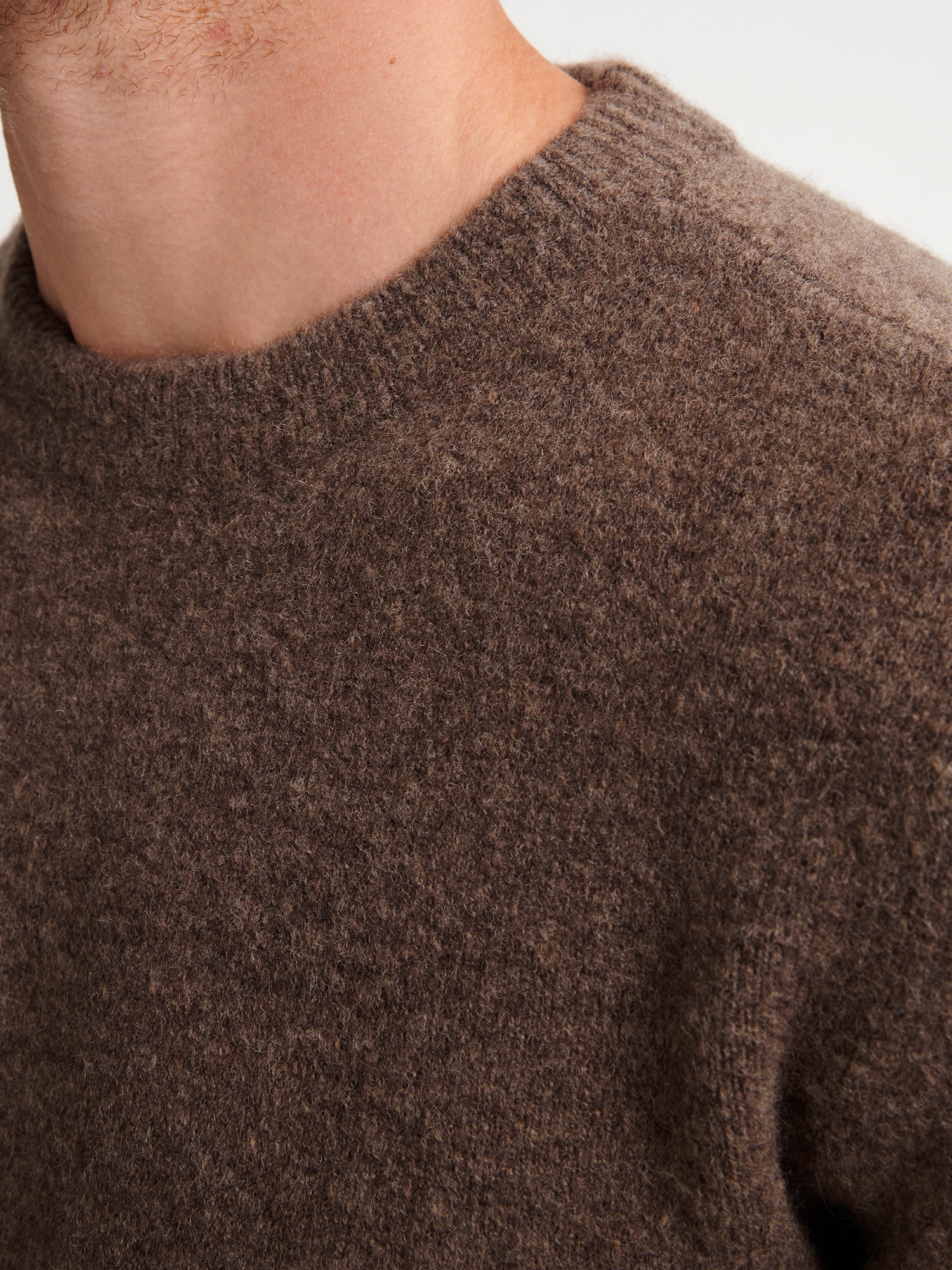 M-3050-KWR291 Men Knitwear Round Neck Basic (Mud 7144)