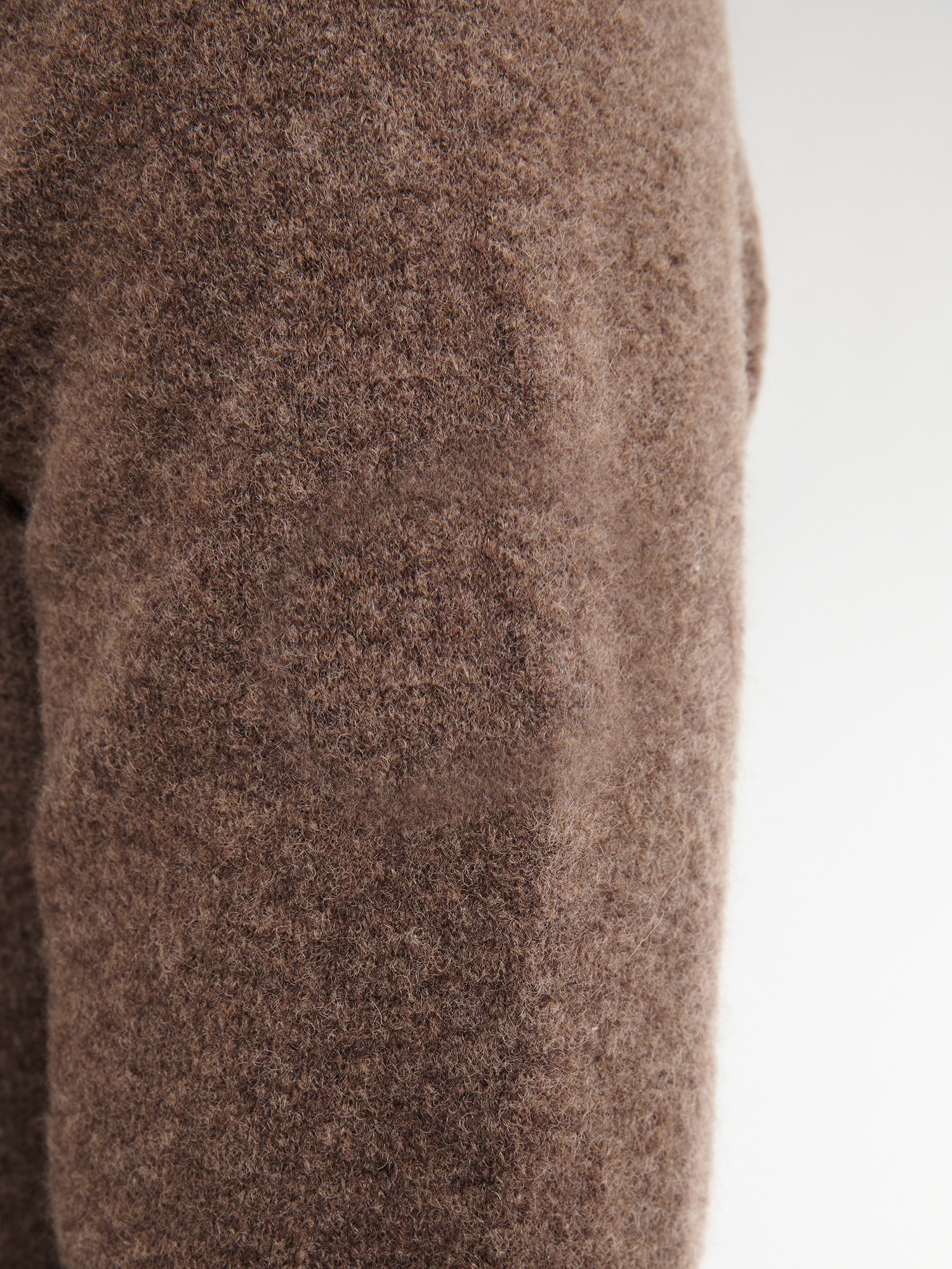 M-3050-KWR291 Men Knitwear Round Neck Basic (Mud 7144)