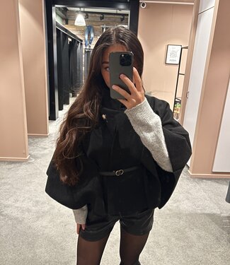 GABRIELLA - Riem Cape Jacket (Black)