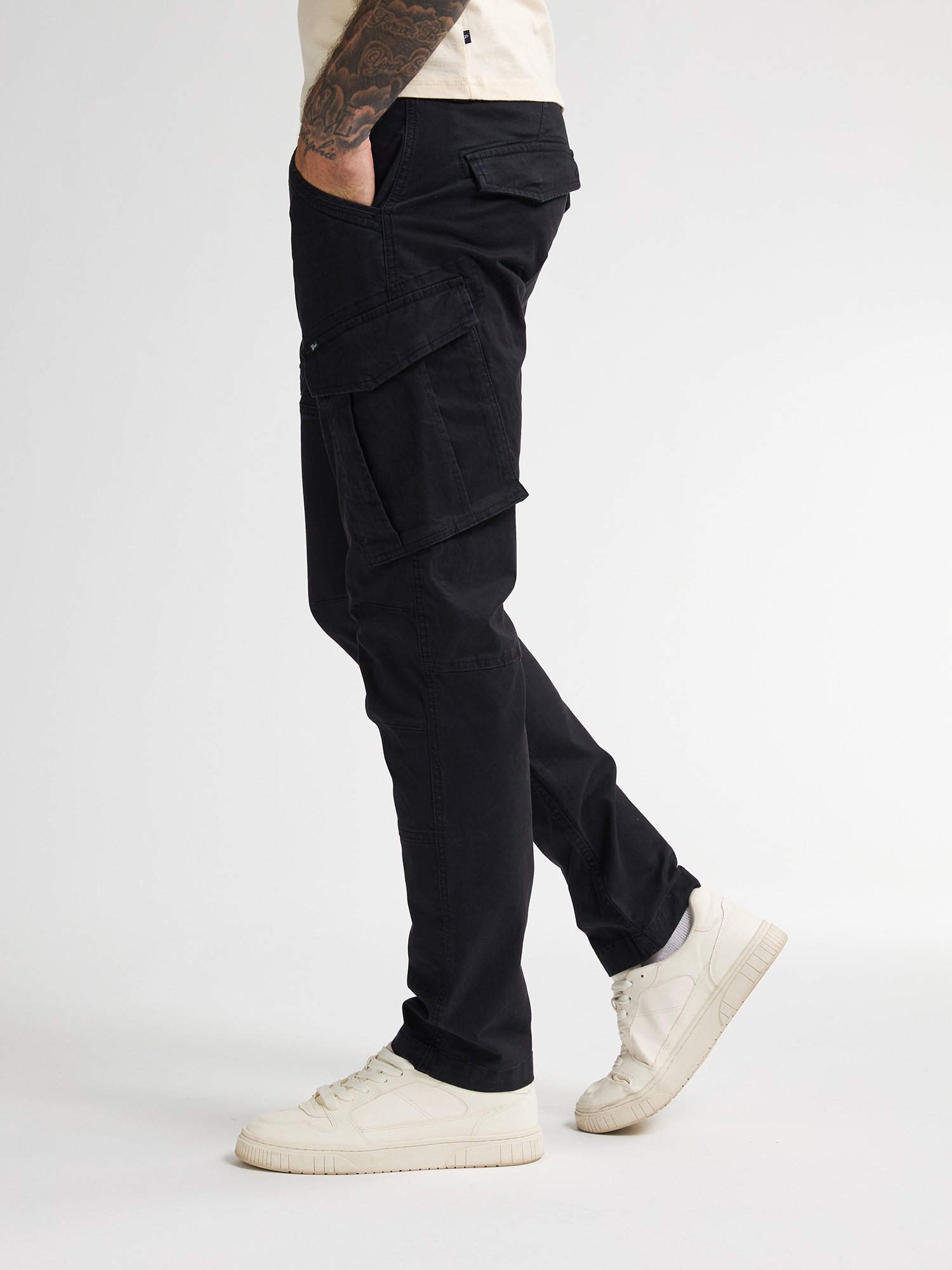 M-ROS-TRO581 Men Cargo (9999 Black)