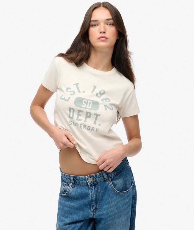 ATHLETIC GRAPHIC FITTED TEE (Desert)