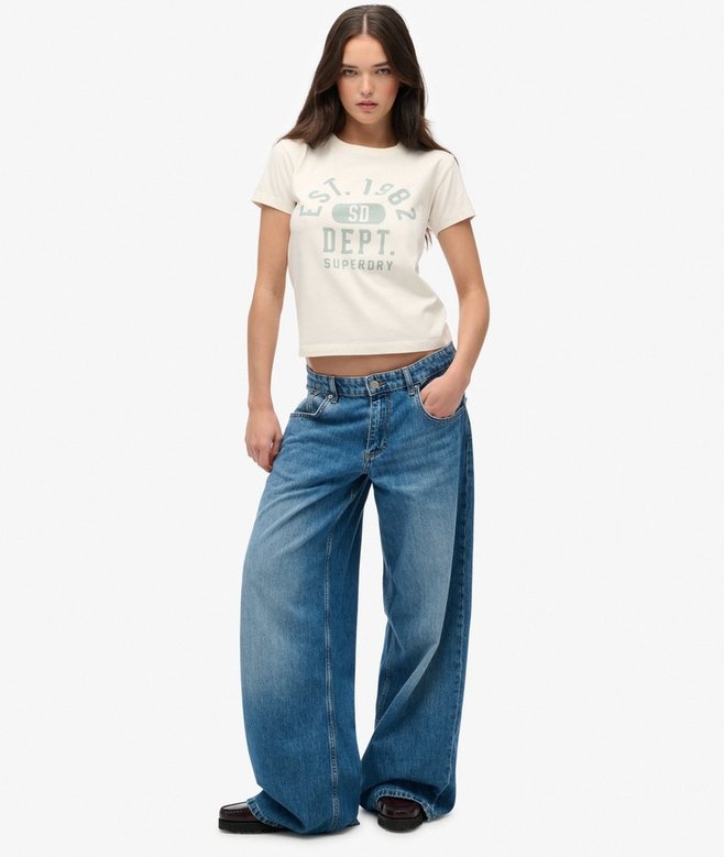 ATHLETIC GRAPHIC FITTED TEE (Desert)