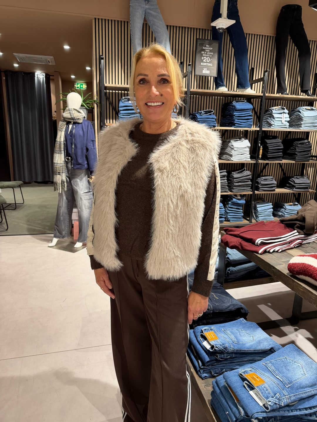 AVA Bodywarmer Taupe