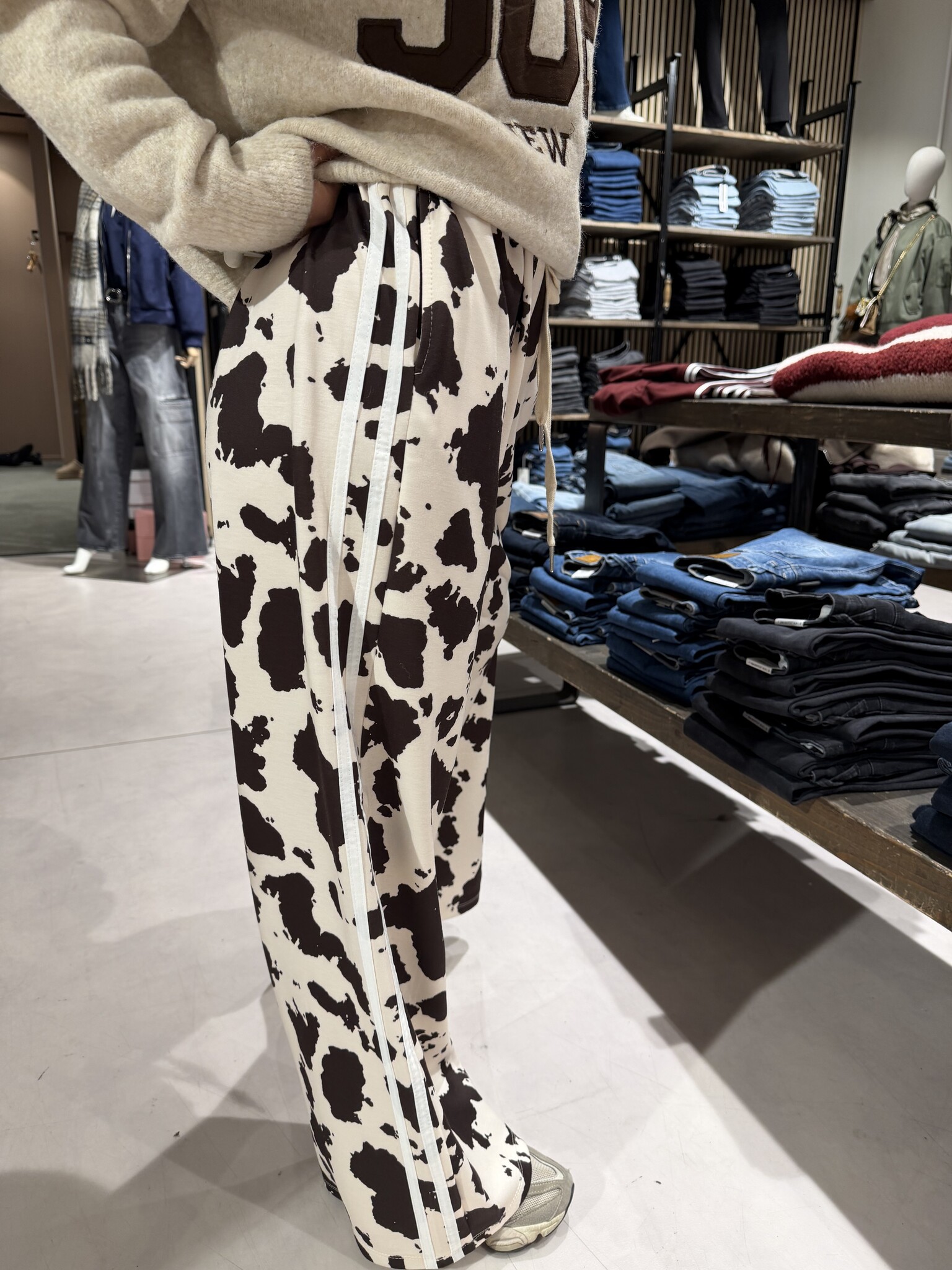COW Pants -Loose Fit