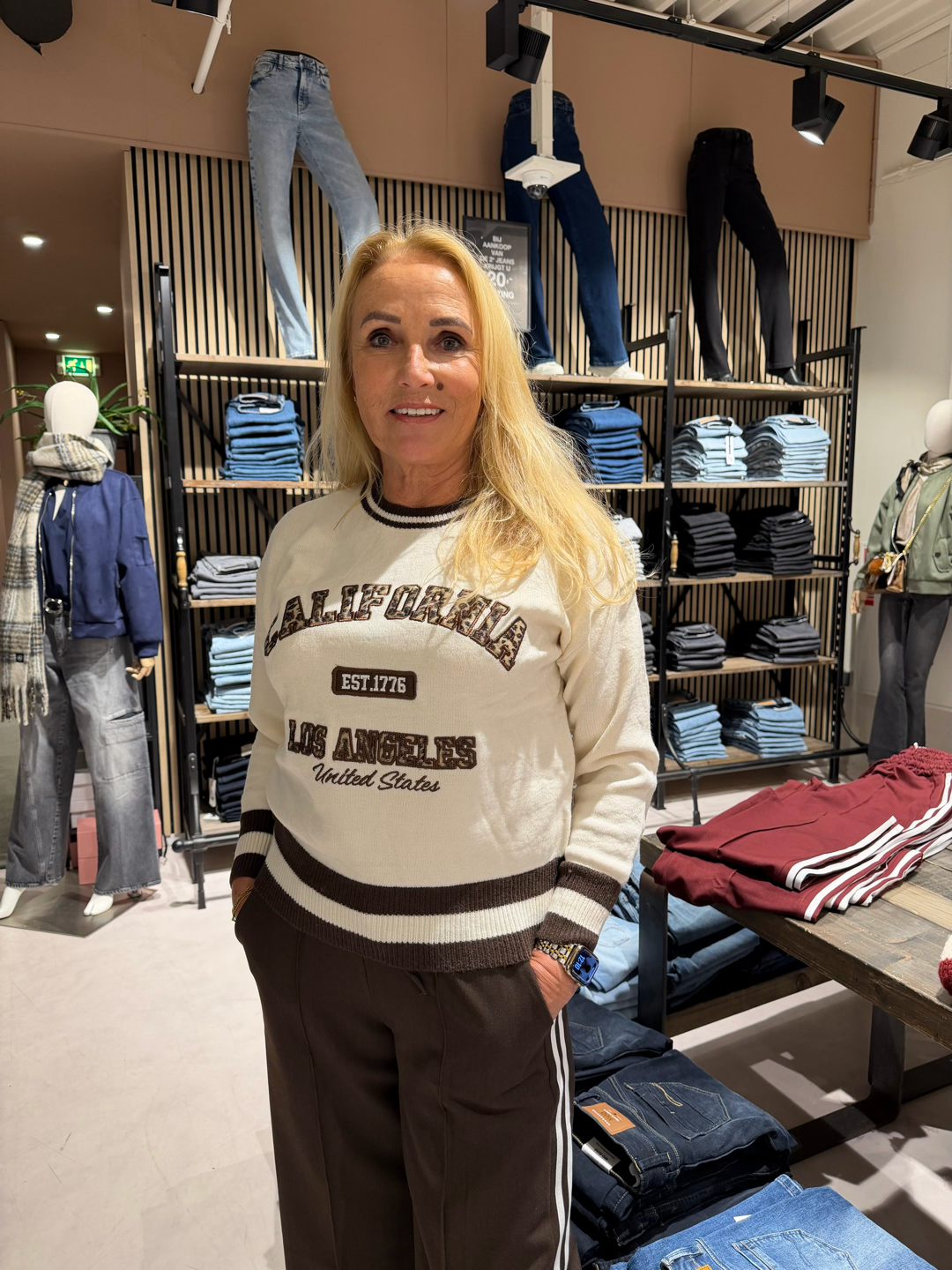 California Off White Pullover