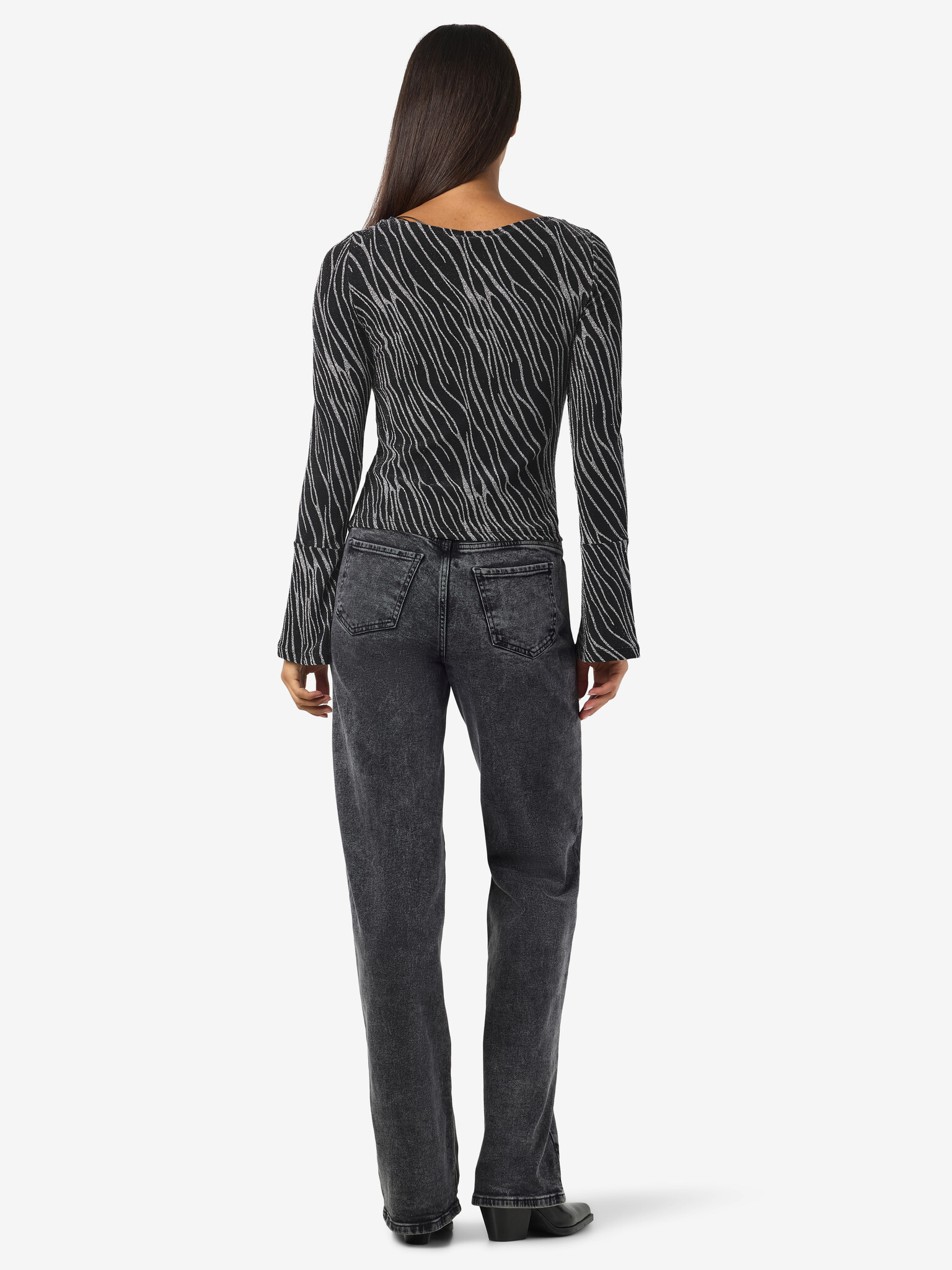 NMGILLY L/S BOATNECK BELLSLEEVE TOP JRS (BLACK SILVER LUR)