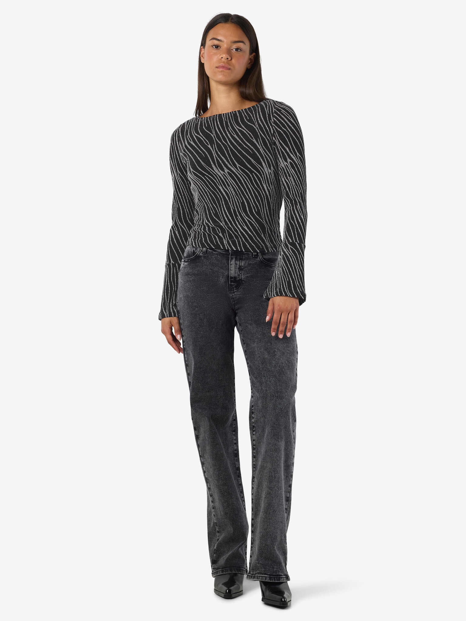 NMGILLY L/S BOATNECK BELLSLEEVE TOP JRS (BLACK SILVER LUR)