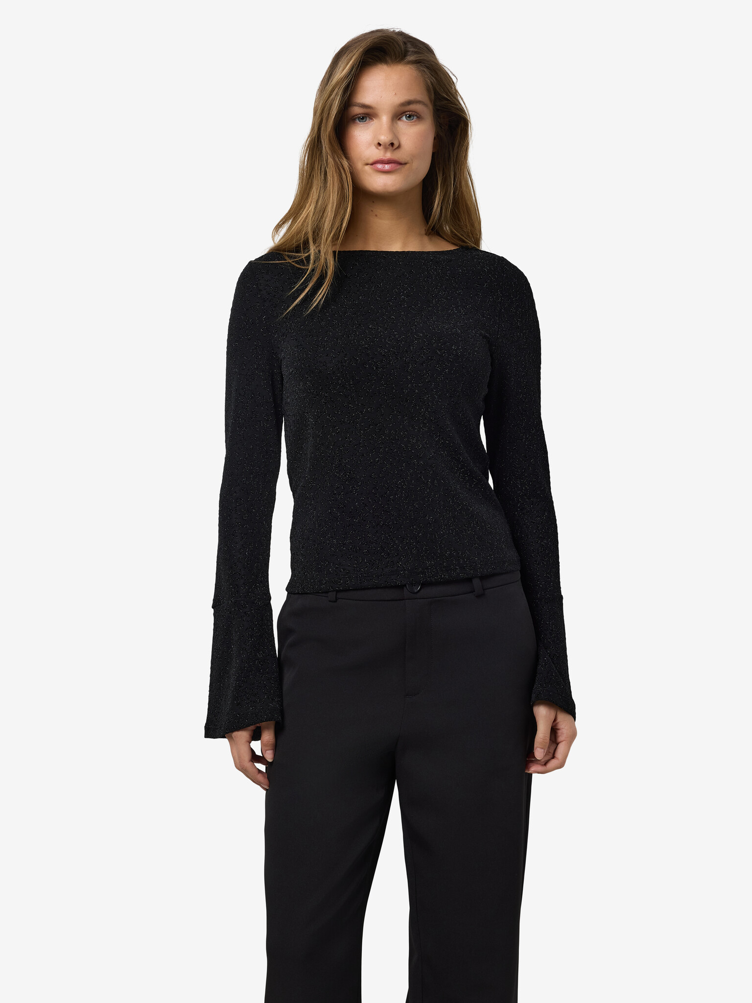 NMGILLY L/S BOATNECK BELLSLEEVE TOP JRS (BLACK LUR)