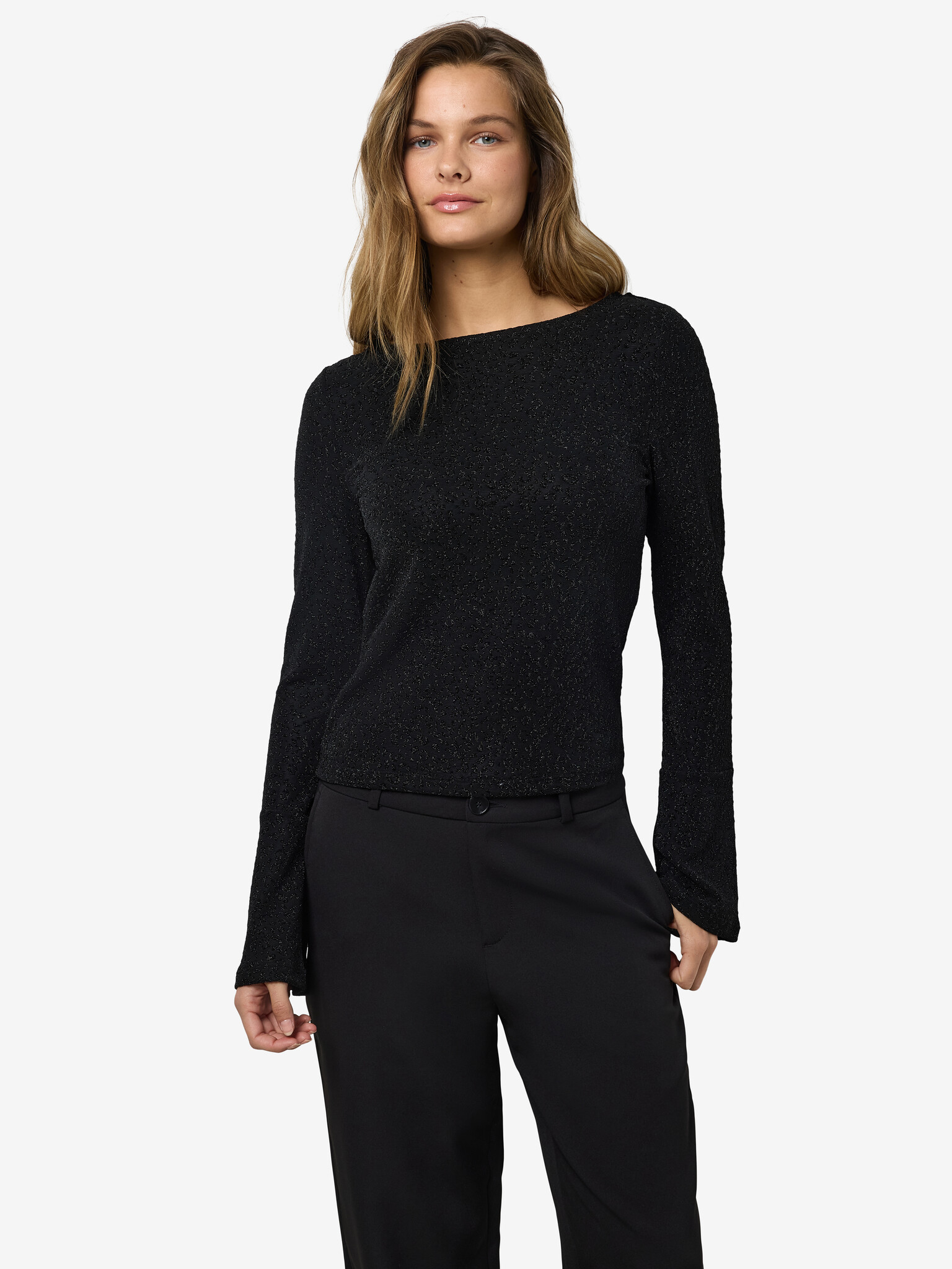 NMGILLY L/S BOATNECK BELLSLEEVE TOP JRS (BLACK LUR)