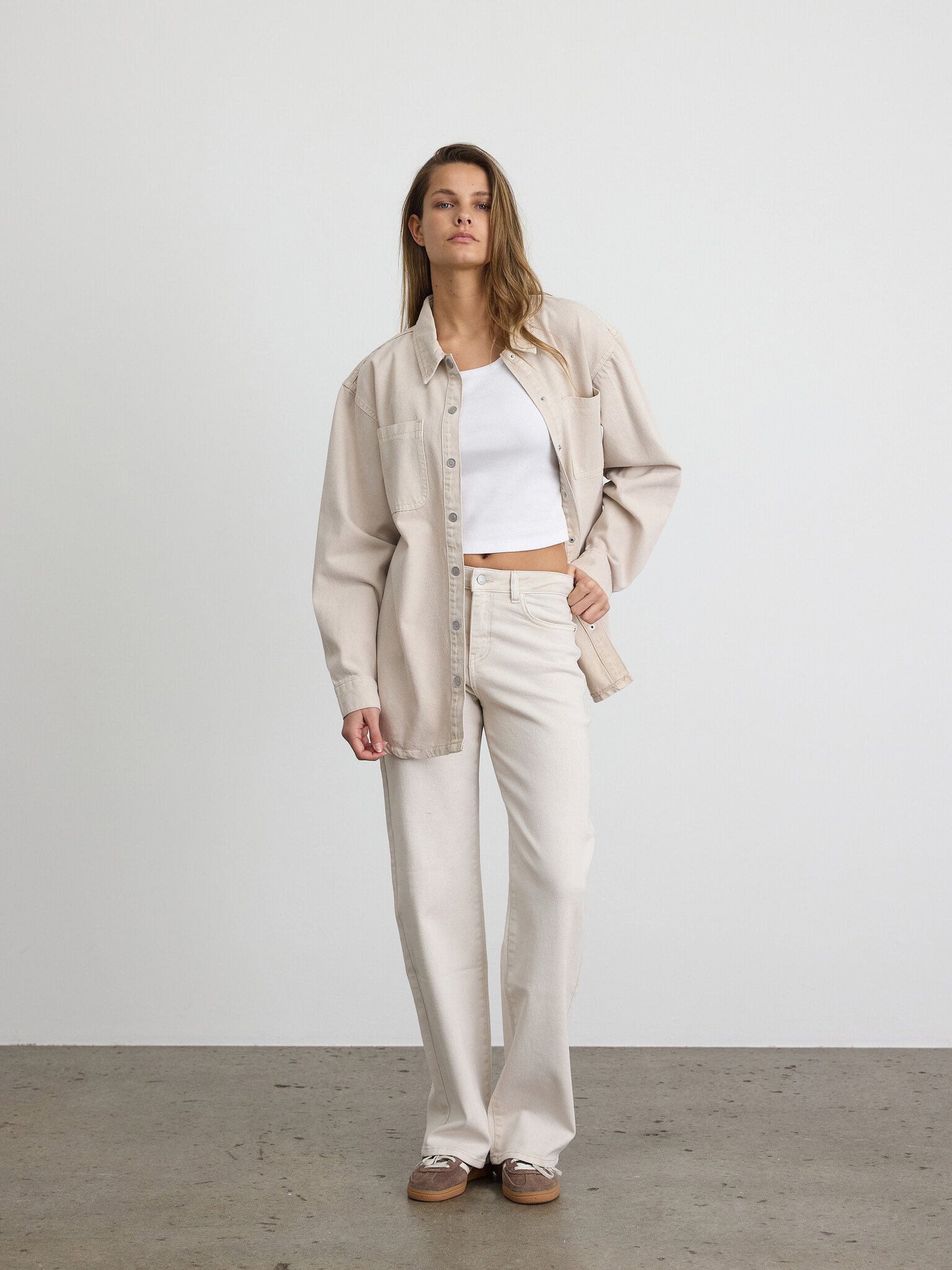 NMYOLANDA MW STRAIGHT JEANS COLORED (PUMICE STONE )