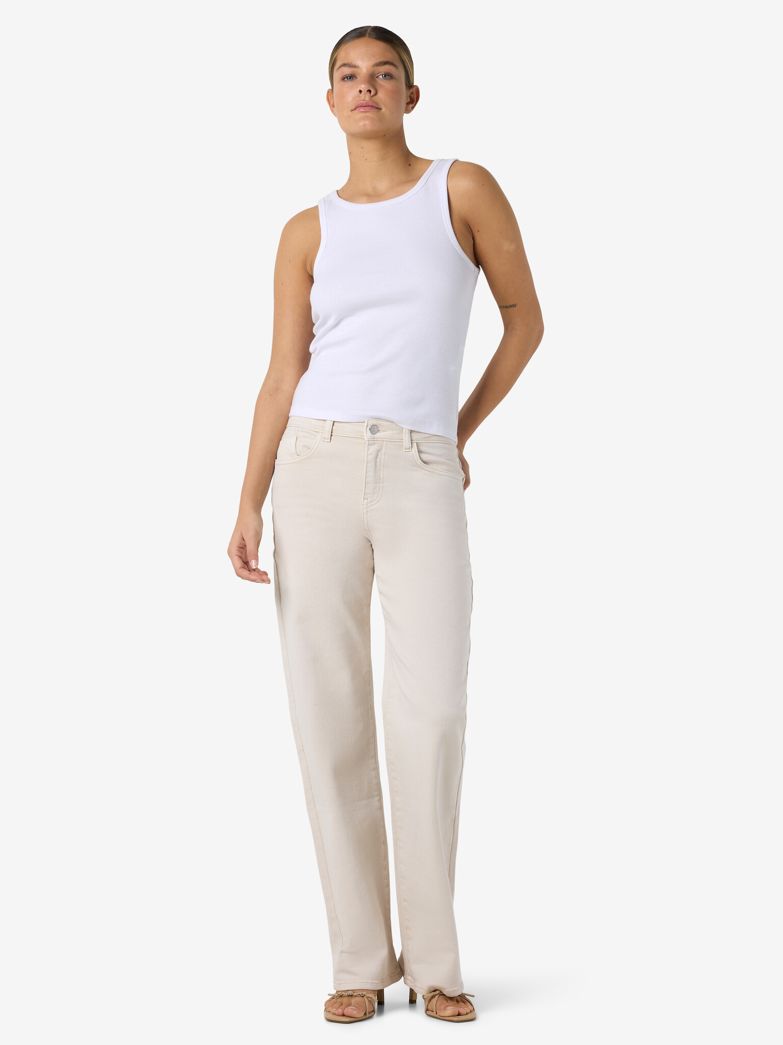 NMYOLANDA MW STRAIGHT JEANS COLORED (PUMICE STONE )