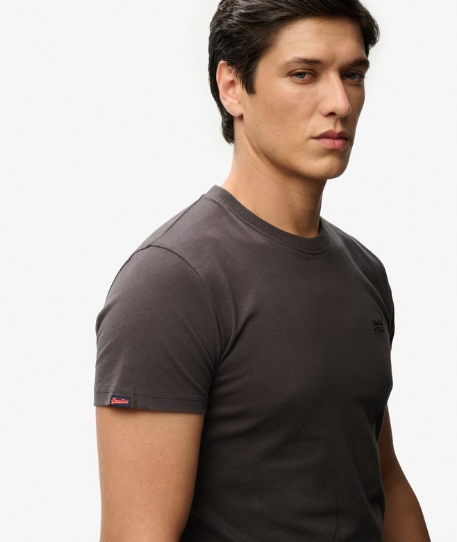 ESSENTIAL LOGO EMB TEE (Carbon Black)