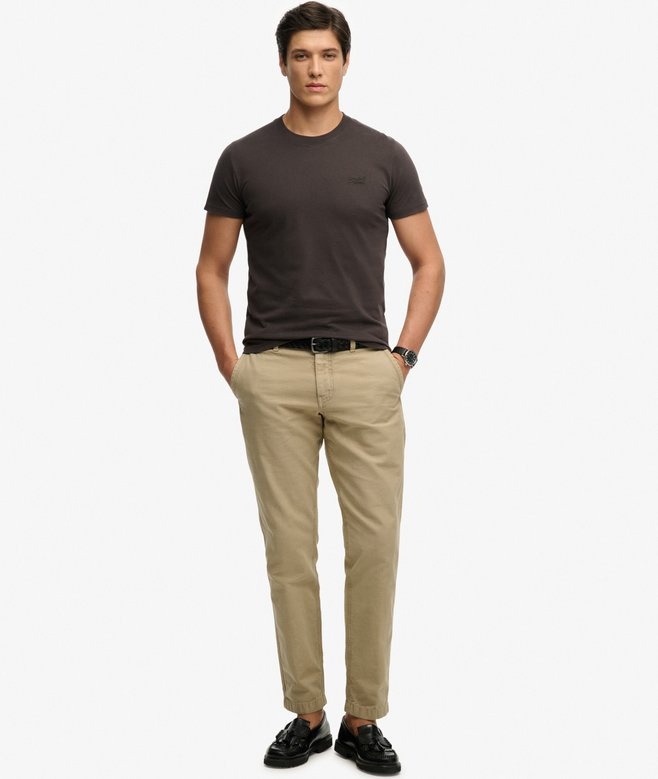 ESSENTIAL LOGO EMB TEE (Carbon Black)