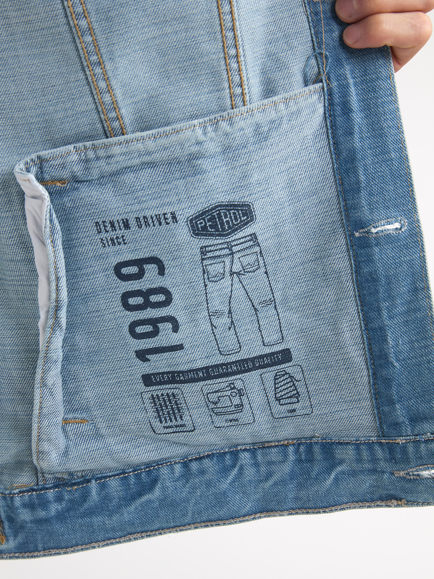 M-1060-JAC001 (5711)