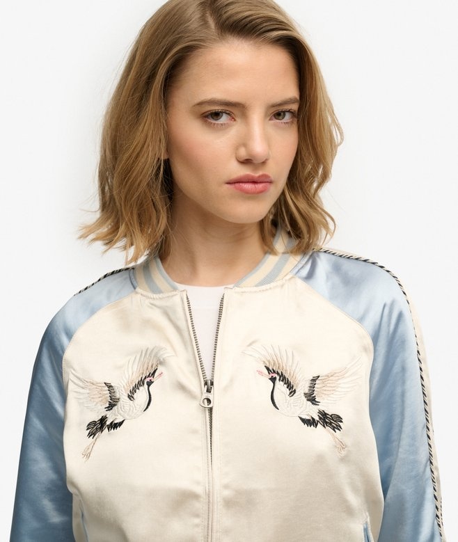 SUIKJAN EMBROIDERED BOMBER (BLUE FOG)
