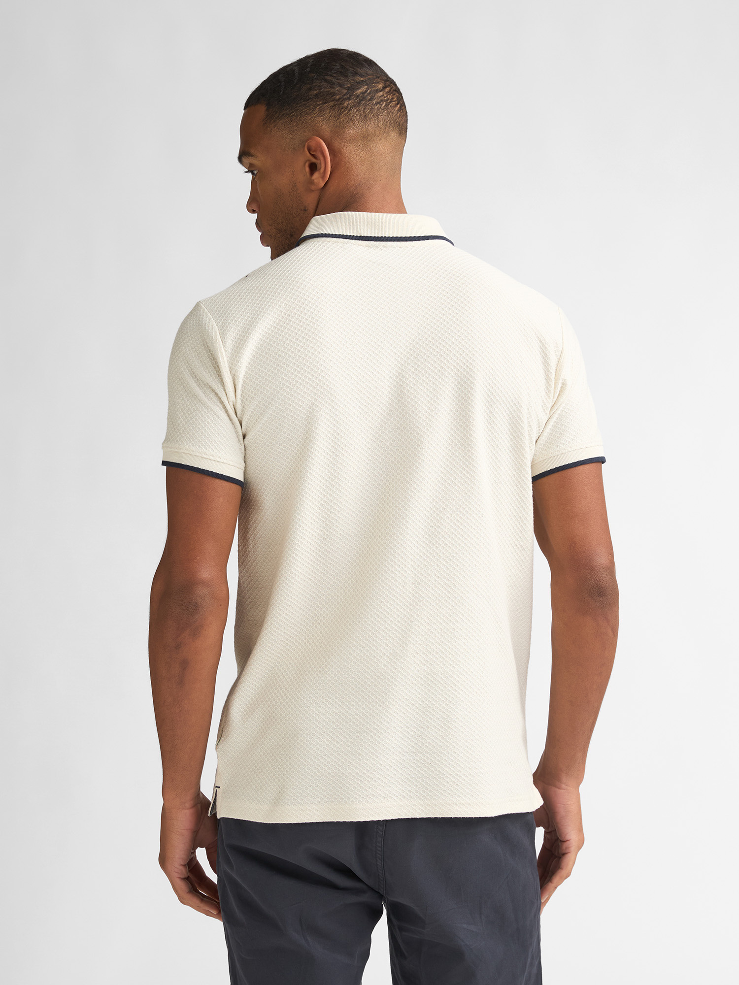 M-1060-POL920 (0112)