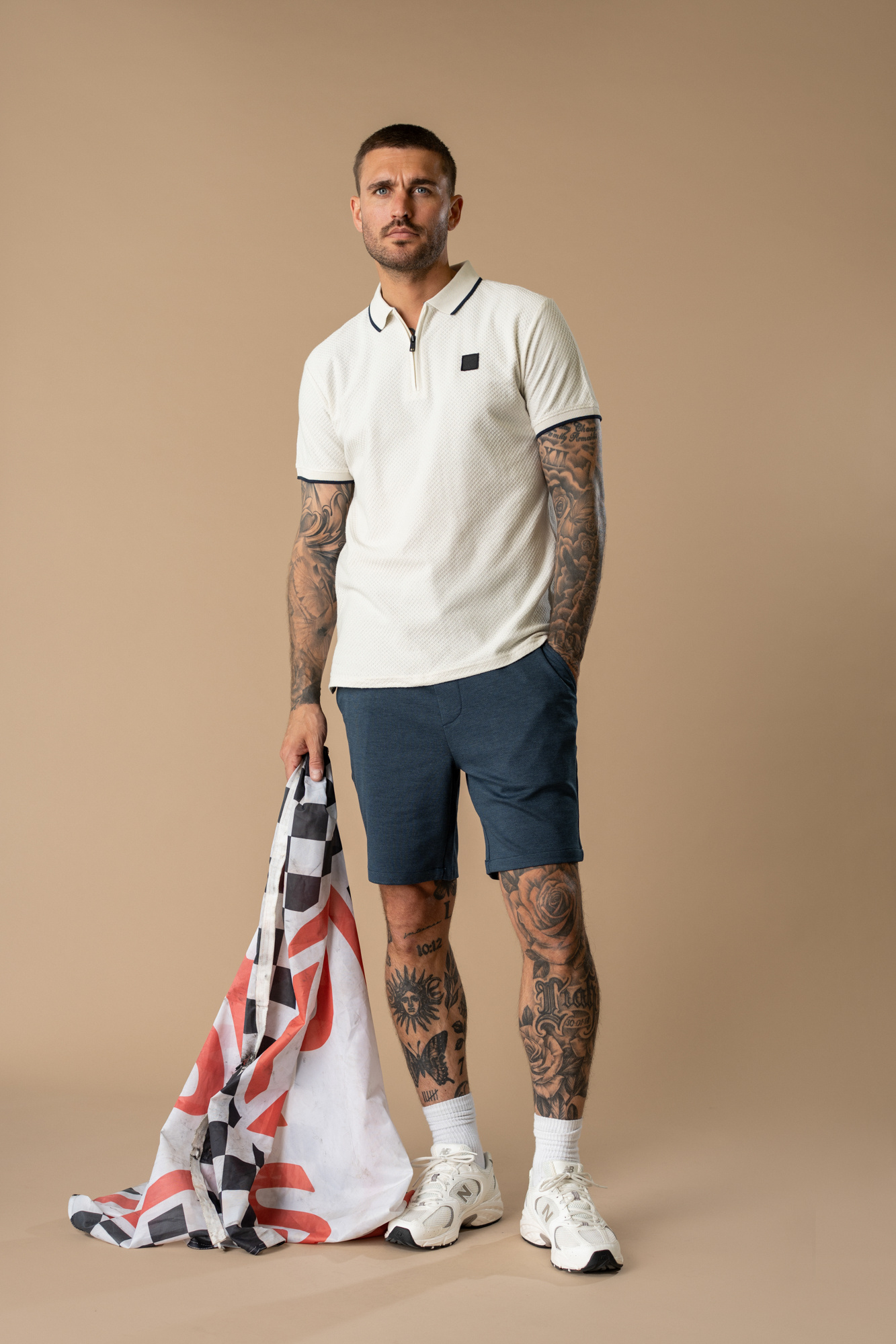 M-1060-POL920 (0112)