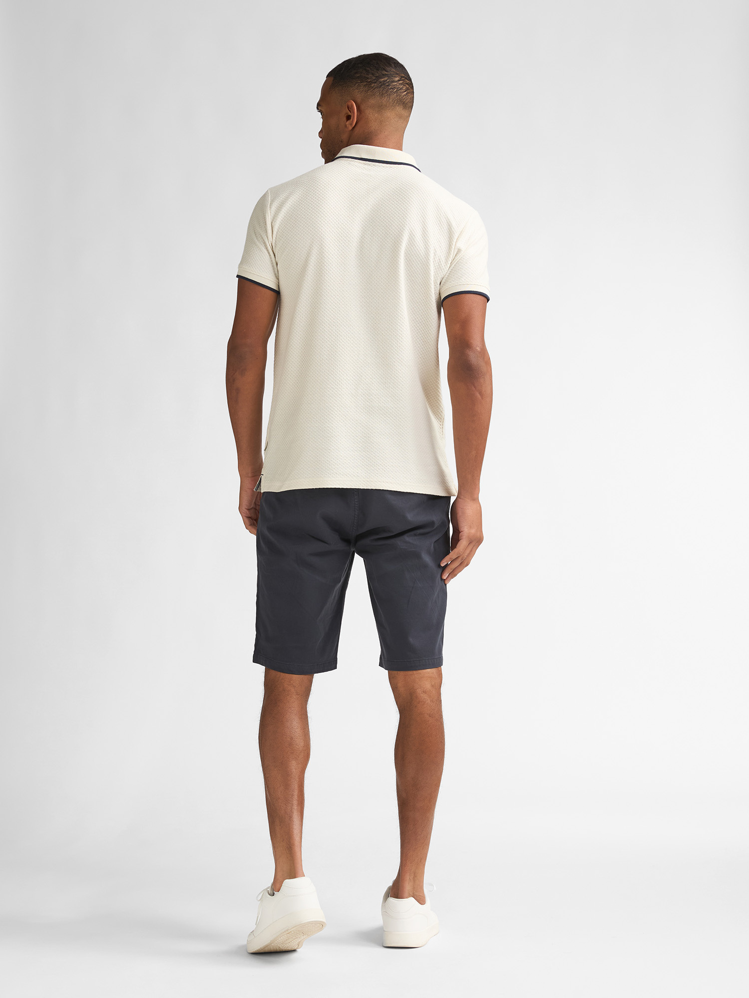 M-1060-POL920 (0112)