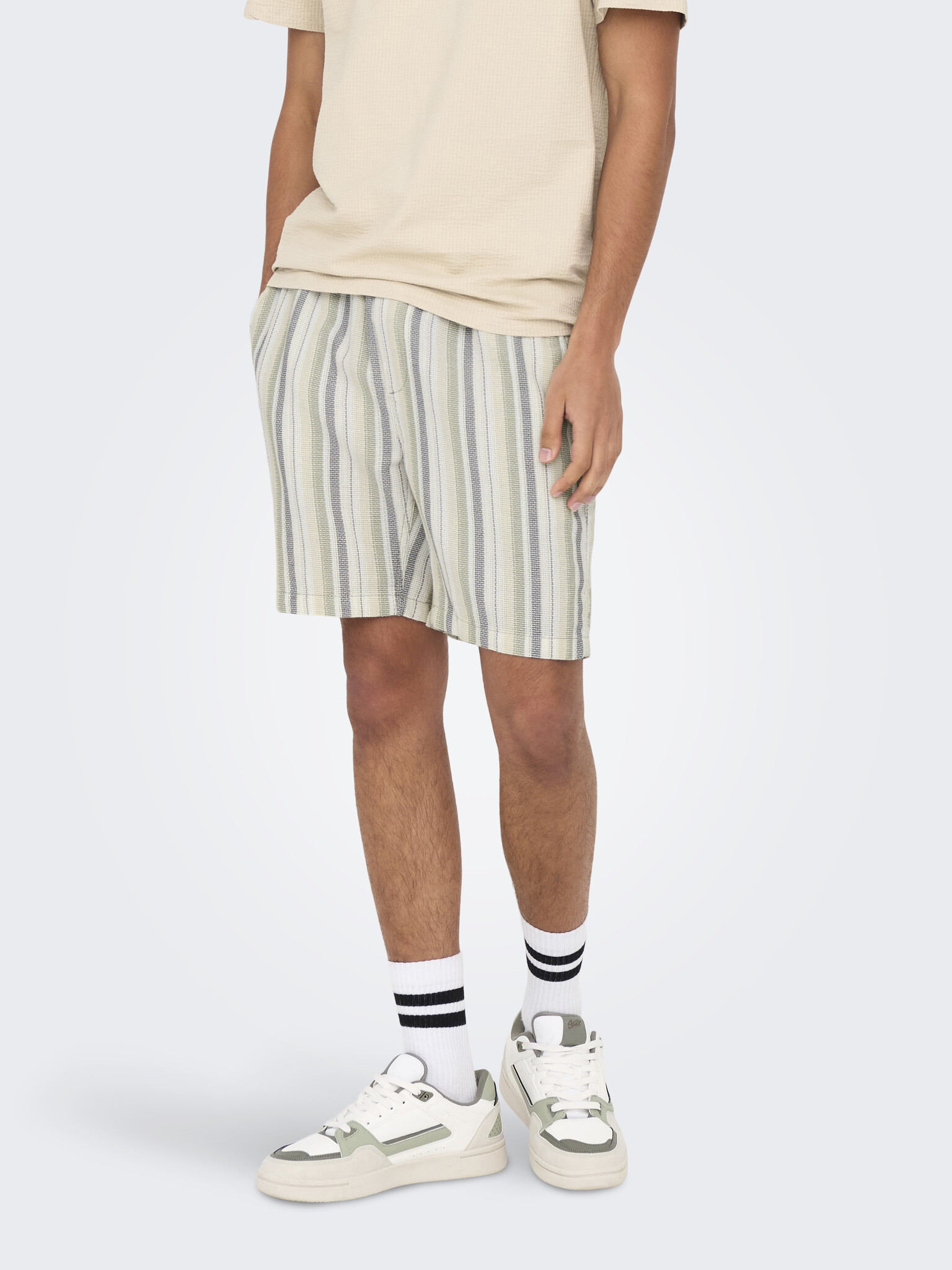 ONSTREV LIFE REG STRU STRIPE SHORTS (SEAGRASS/MULTI STIP)