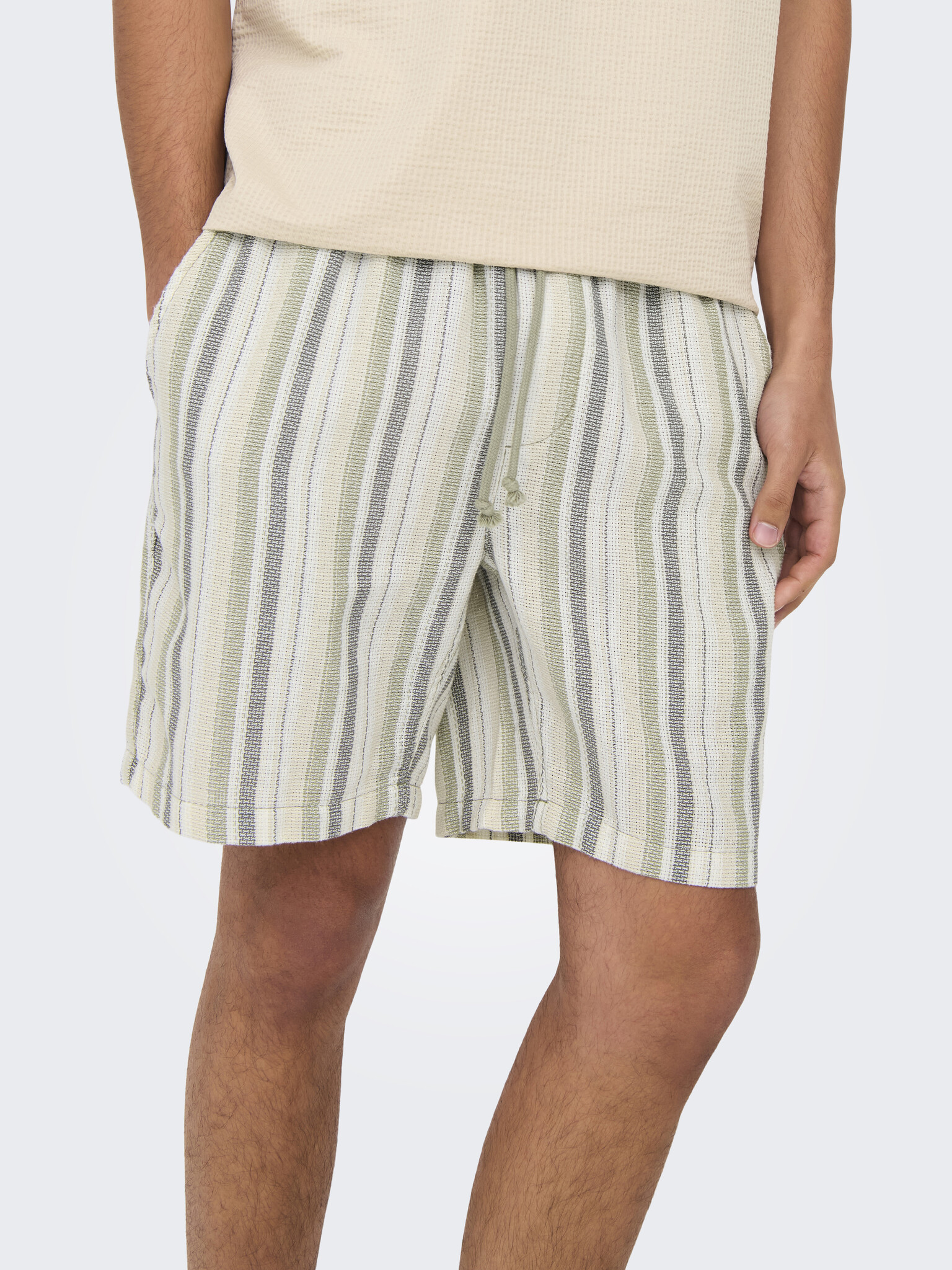 ONSTREV LIFE REG STRU STRIPE SHORTS (SEAGRASS/MULTI STIP)