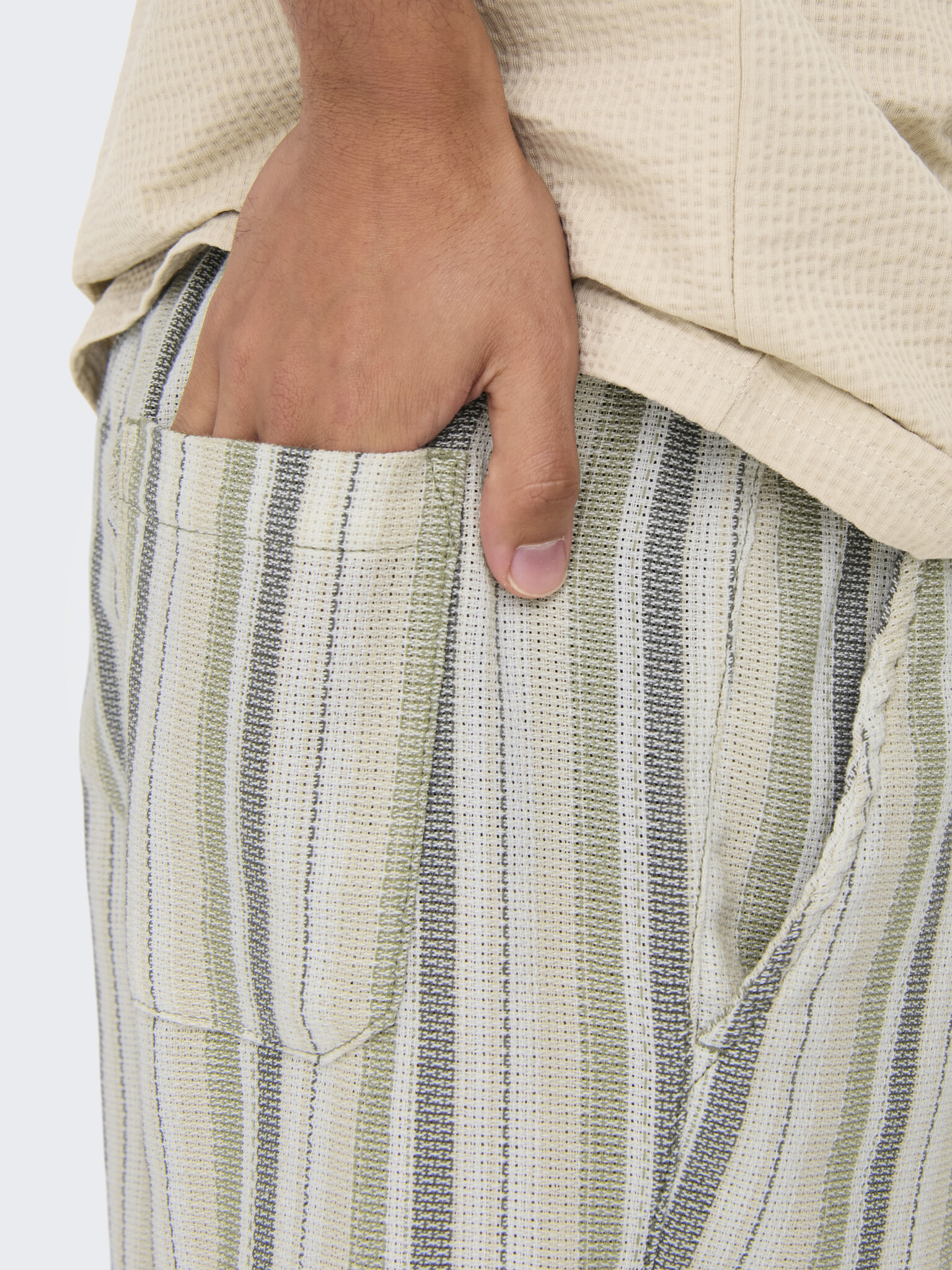 ONSTREV LIFE REG STRU STRIPE SHORTS (SEAGRASS/MULTI STIP)