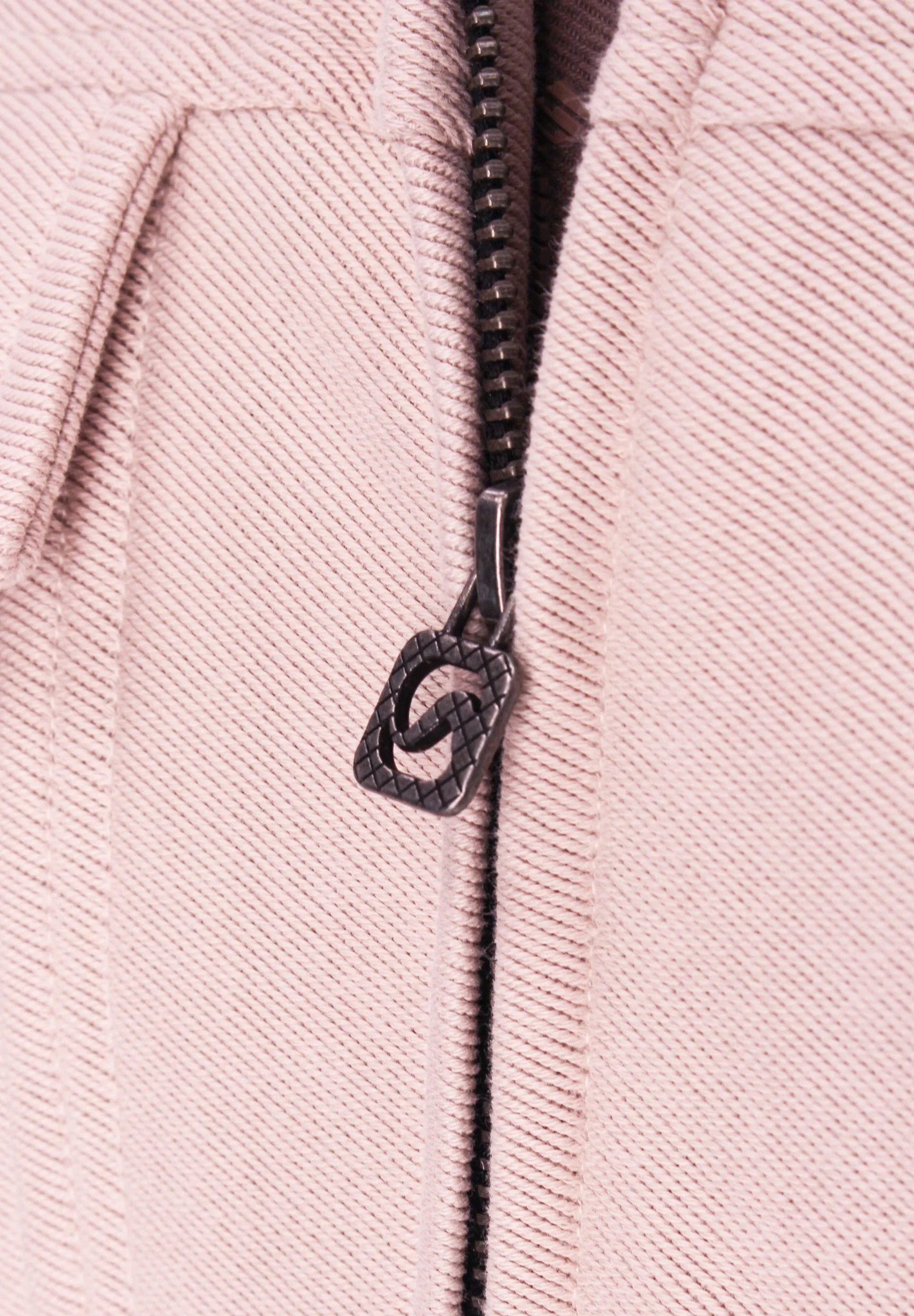 4265407 MARLI CARDIAGN DIAGONAL INTERLOCK TRUCKER (5002 IVORY BONE)