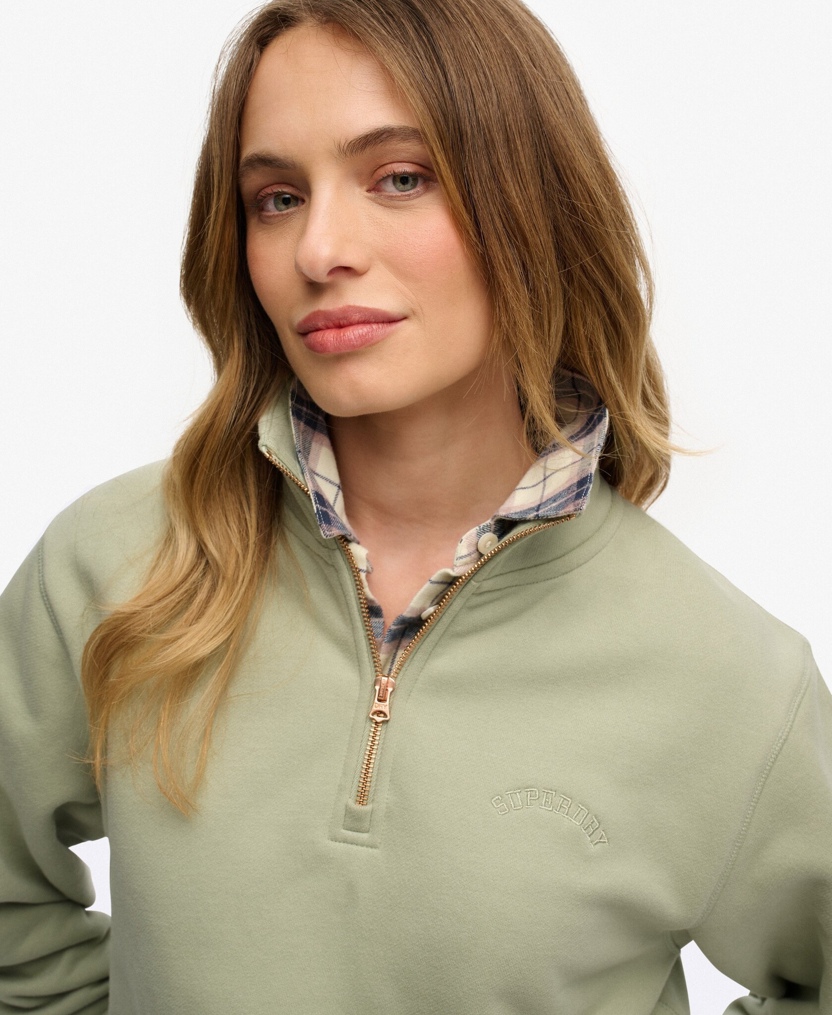 ESSENTIAL LOGO EMB HALF ZIP (DUSTY SAGE)