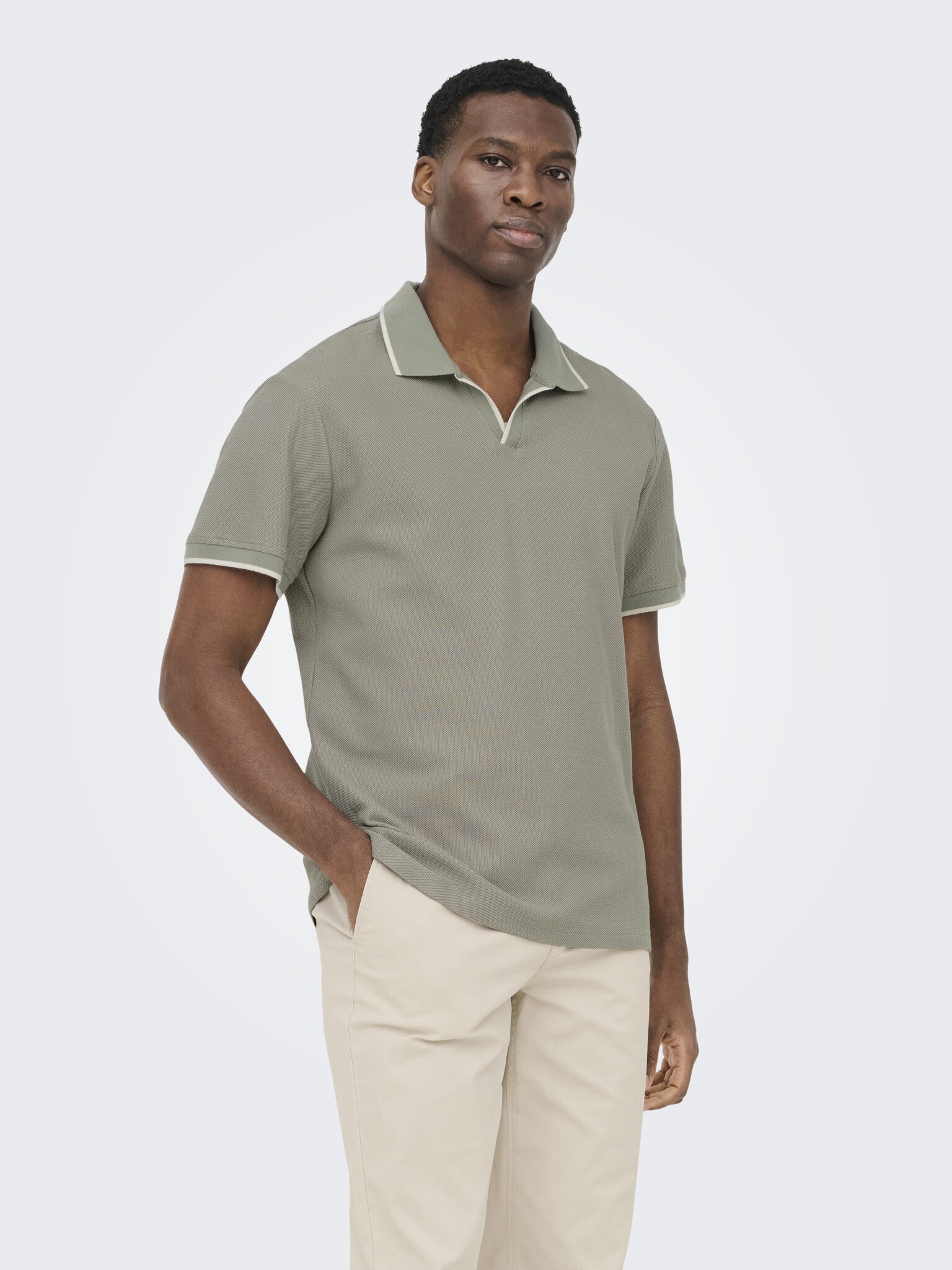 ONSASTON REG SS FRML RESORT POLO (LAUREL OAK/EGRET)