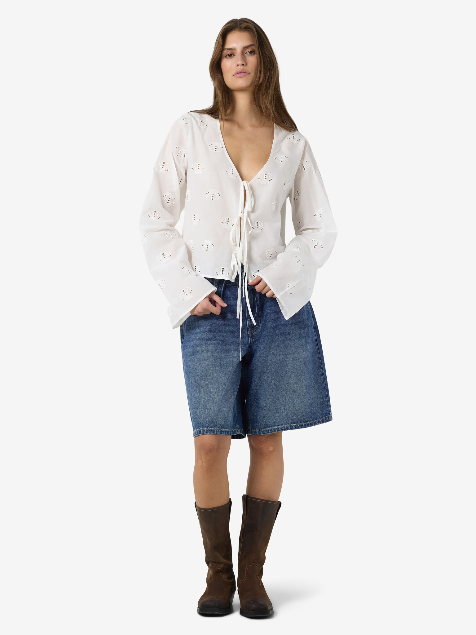 NMASHLEY L/S TIE V-NECK SHIRT WVN FWD (CLOUD DANCER/SEA SHELLS)