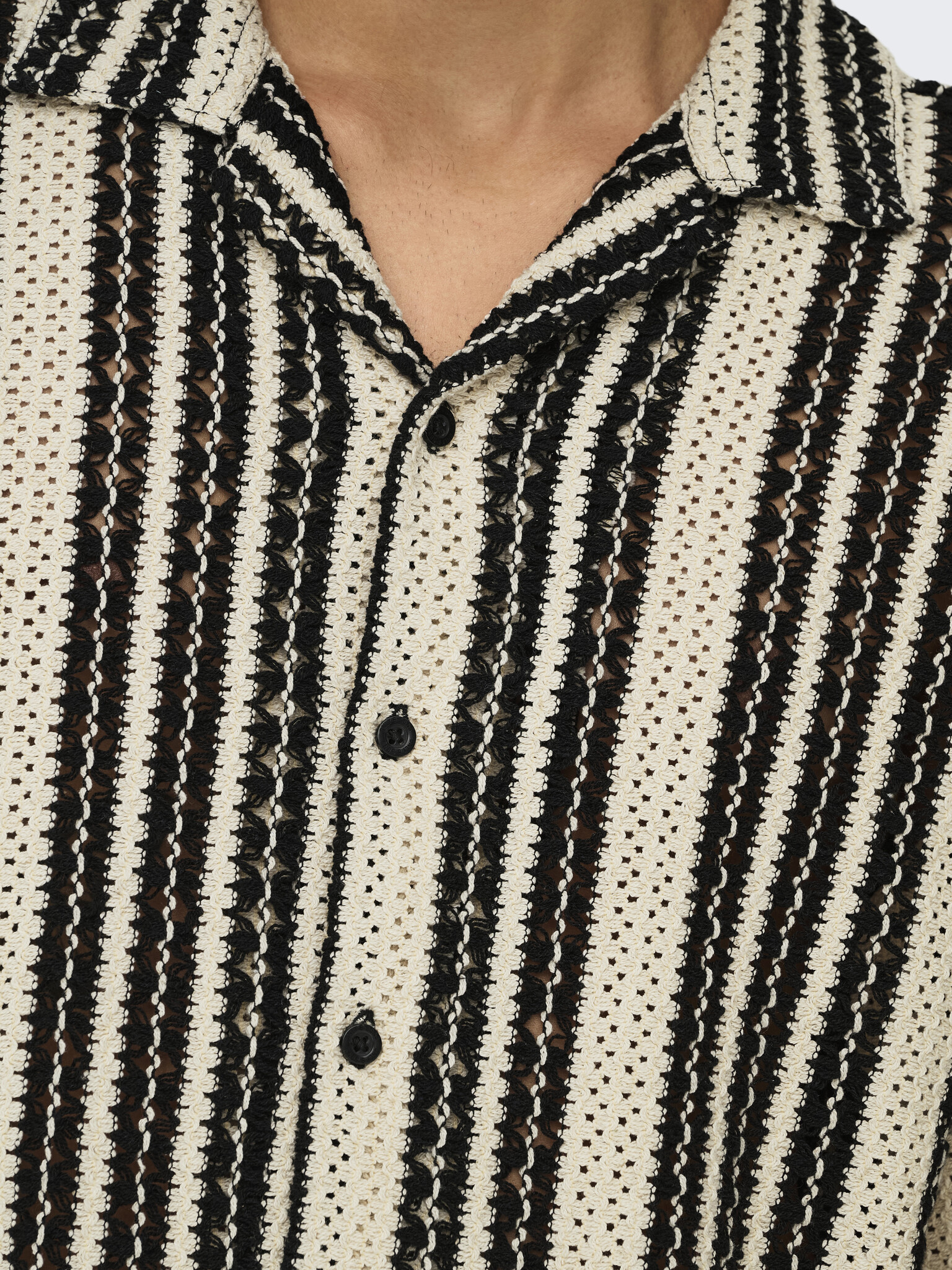 ONSDANI CROCHET SS SHIRT (Cloud dancer/black)