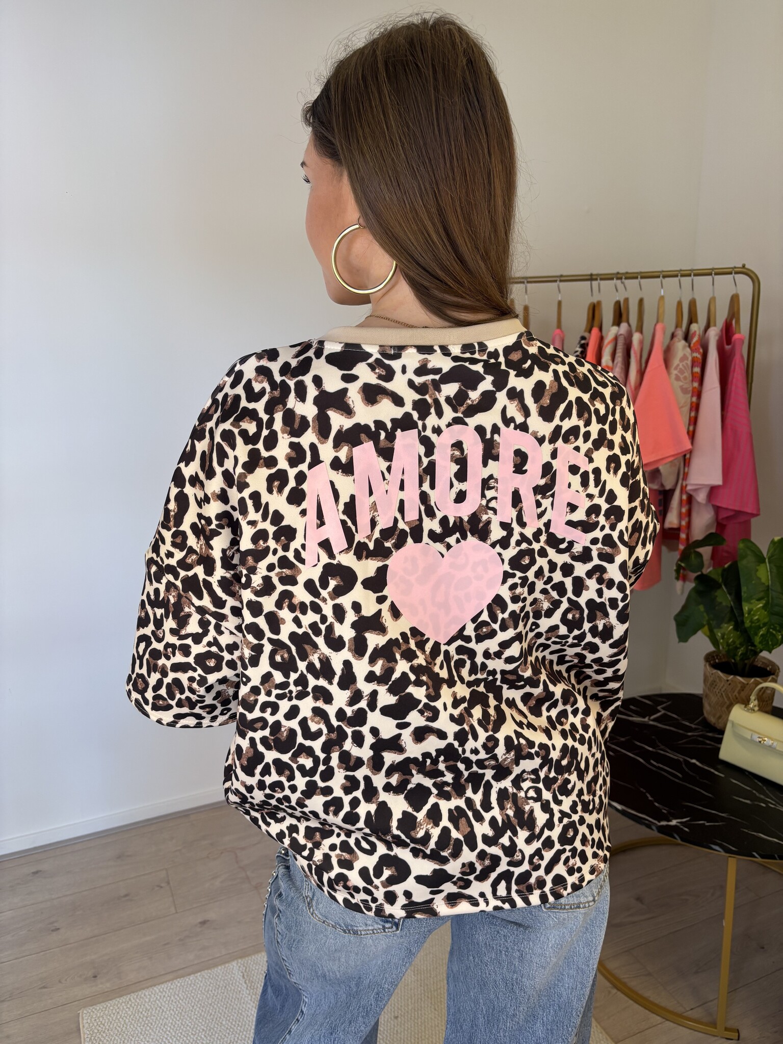 AMORE LEO T-shirt (Light Pink)