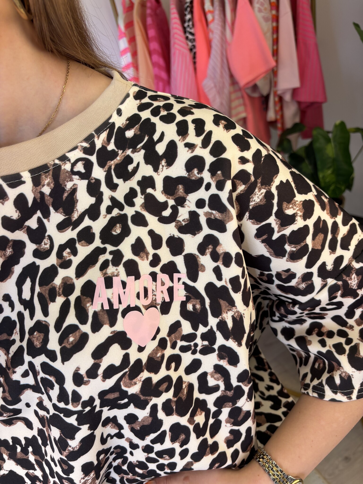 AMORE LEO T-shirt (Light Pink)