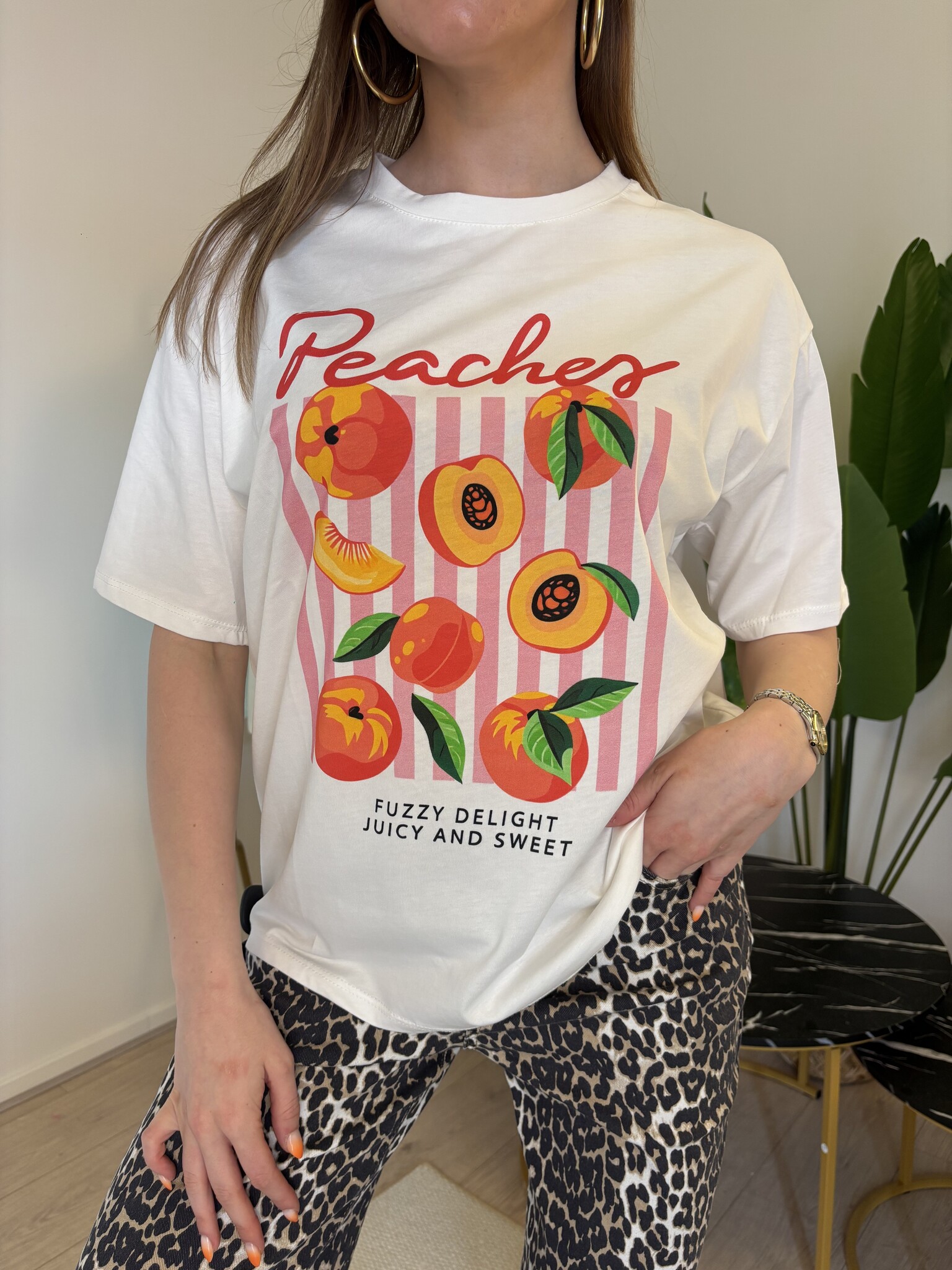 PEACHES JUICY T-Shirt