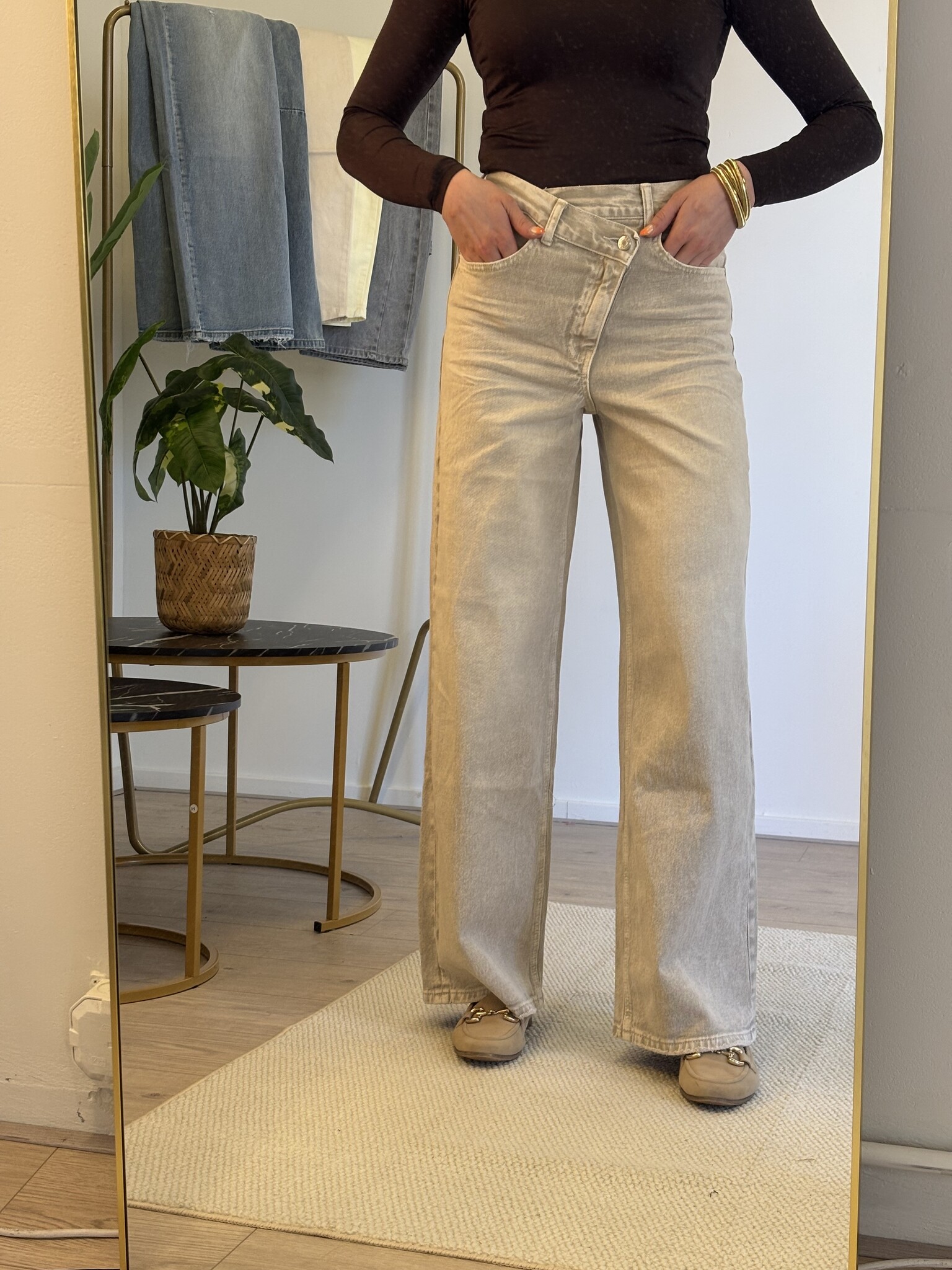 AMELI Straight Fit Jeans (Sand)