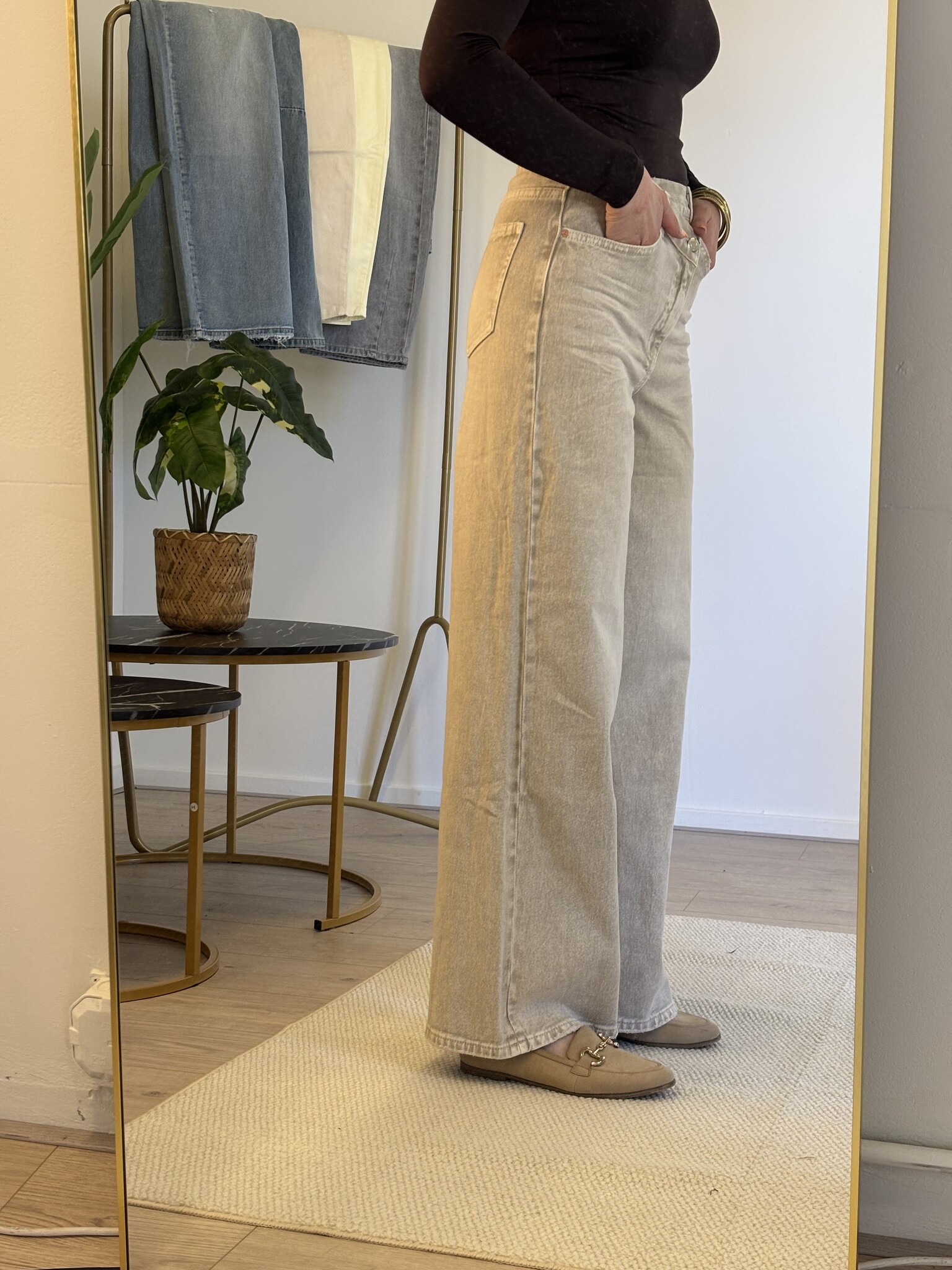 AMELI Straight Fit Jeans (Sand)