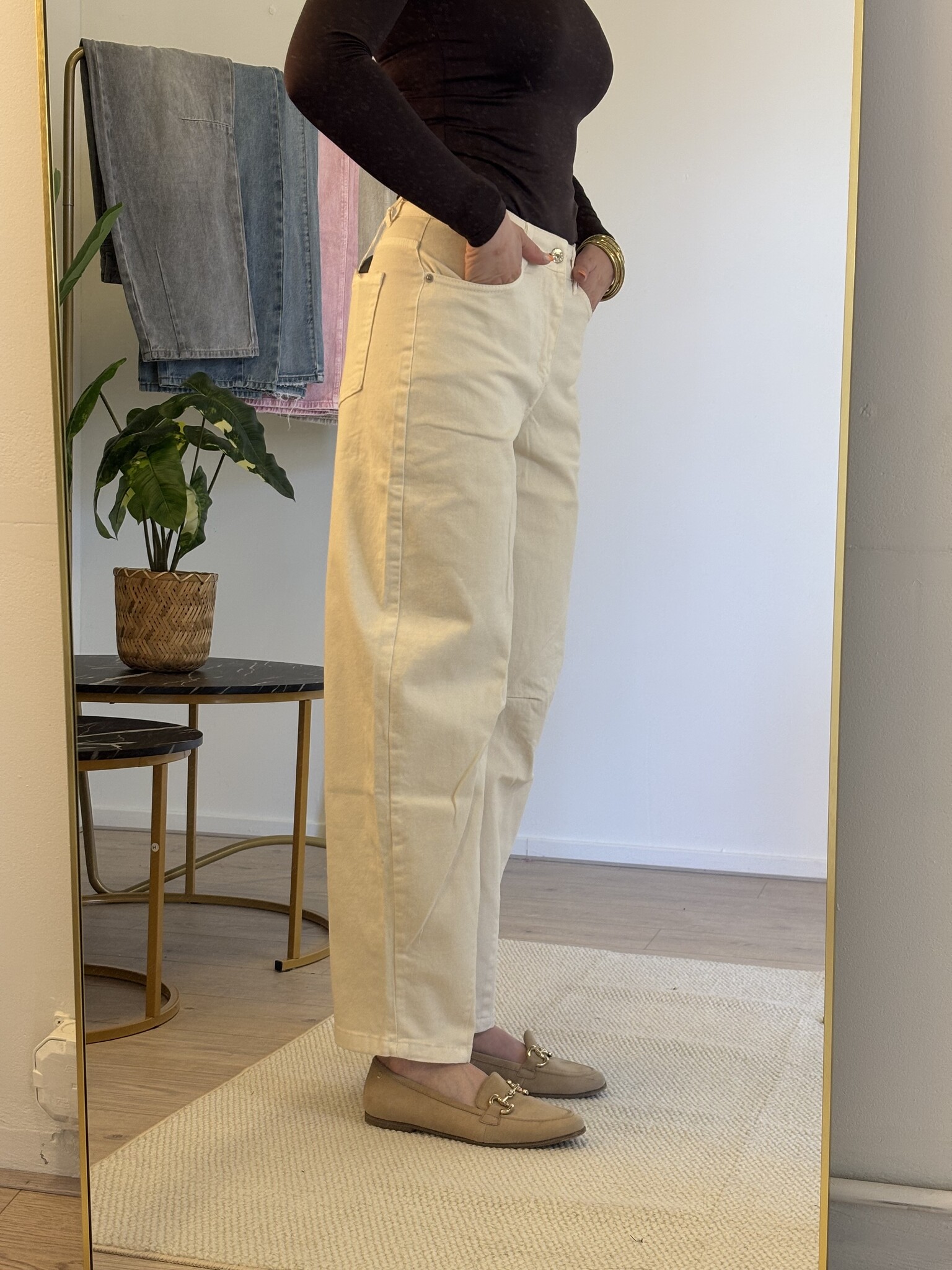 ANIKA Balloon Fit Jeans (Beige)