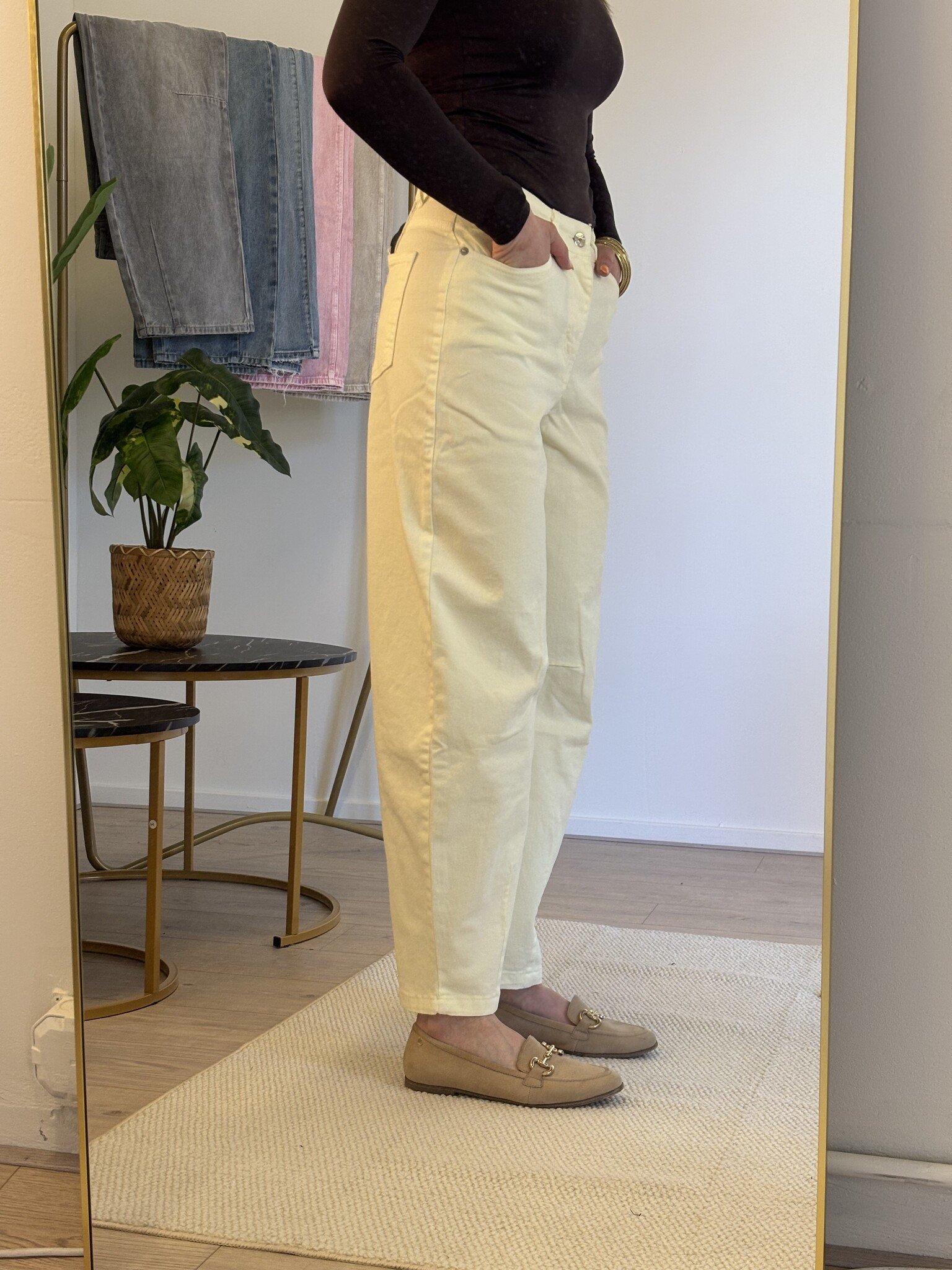 ANIKA Balloon Fit Jeans (Butter Yellow)