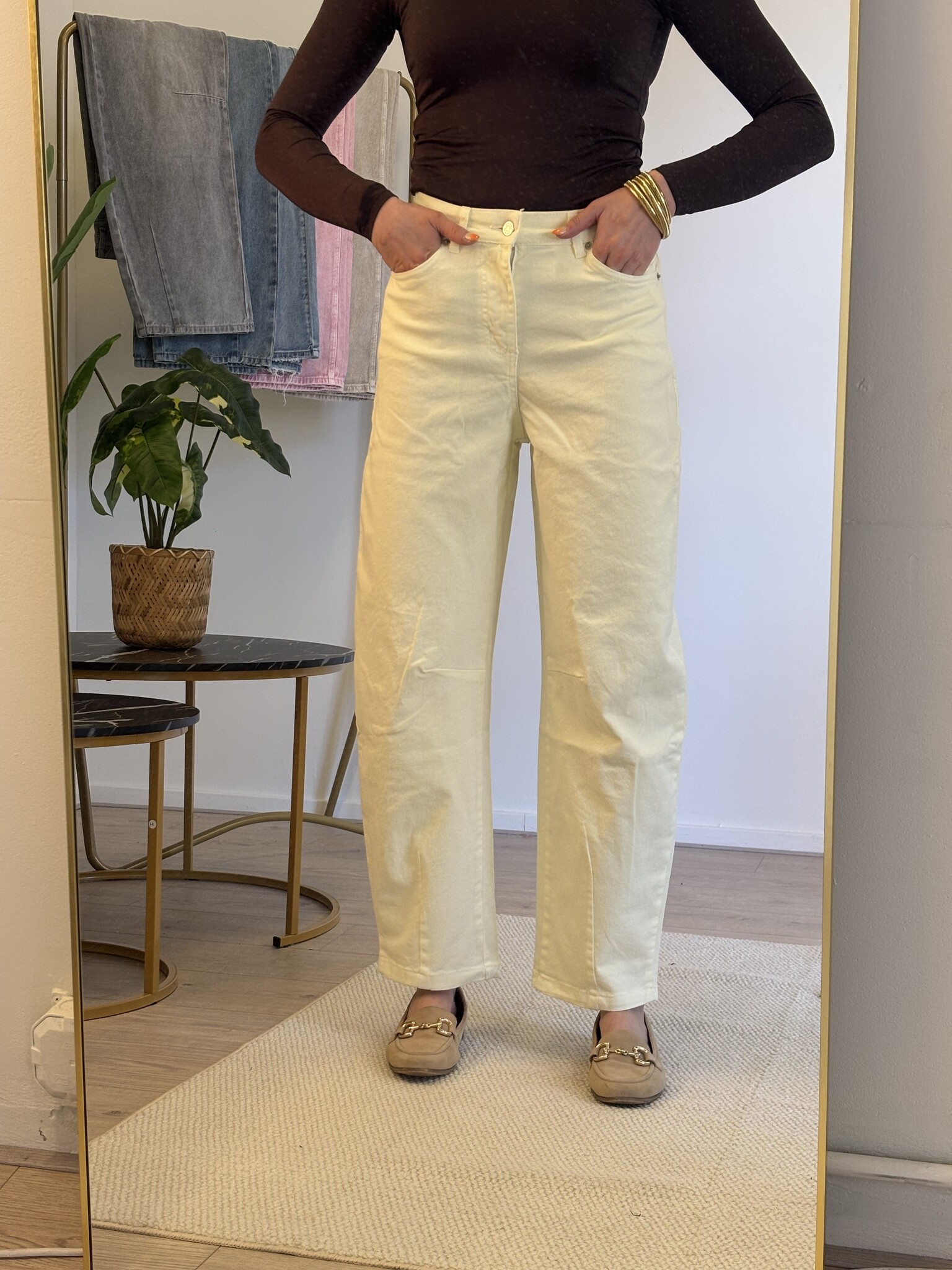 ANIKA Balloon Fit Jeans (Butter Yellow)