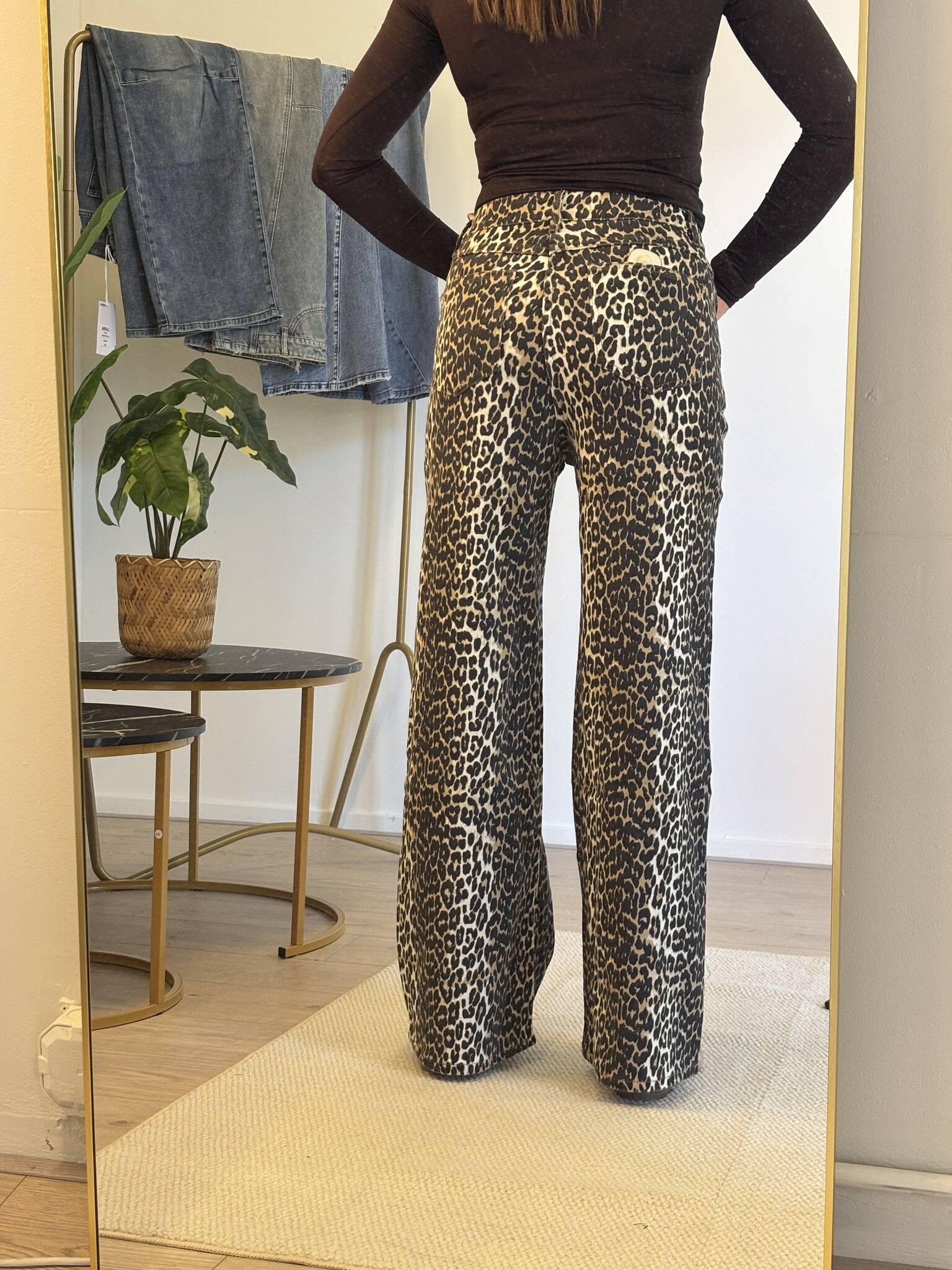 LEONA Straight Fit Jeans (Leopard)