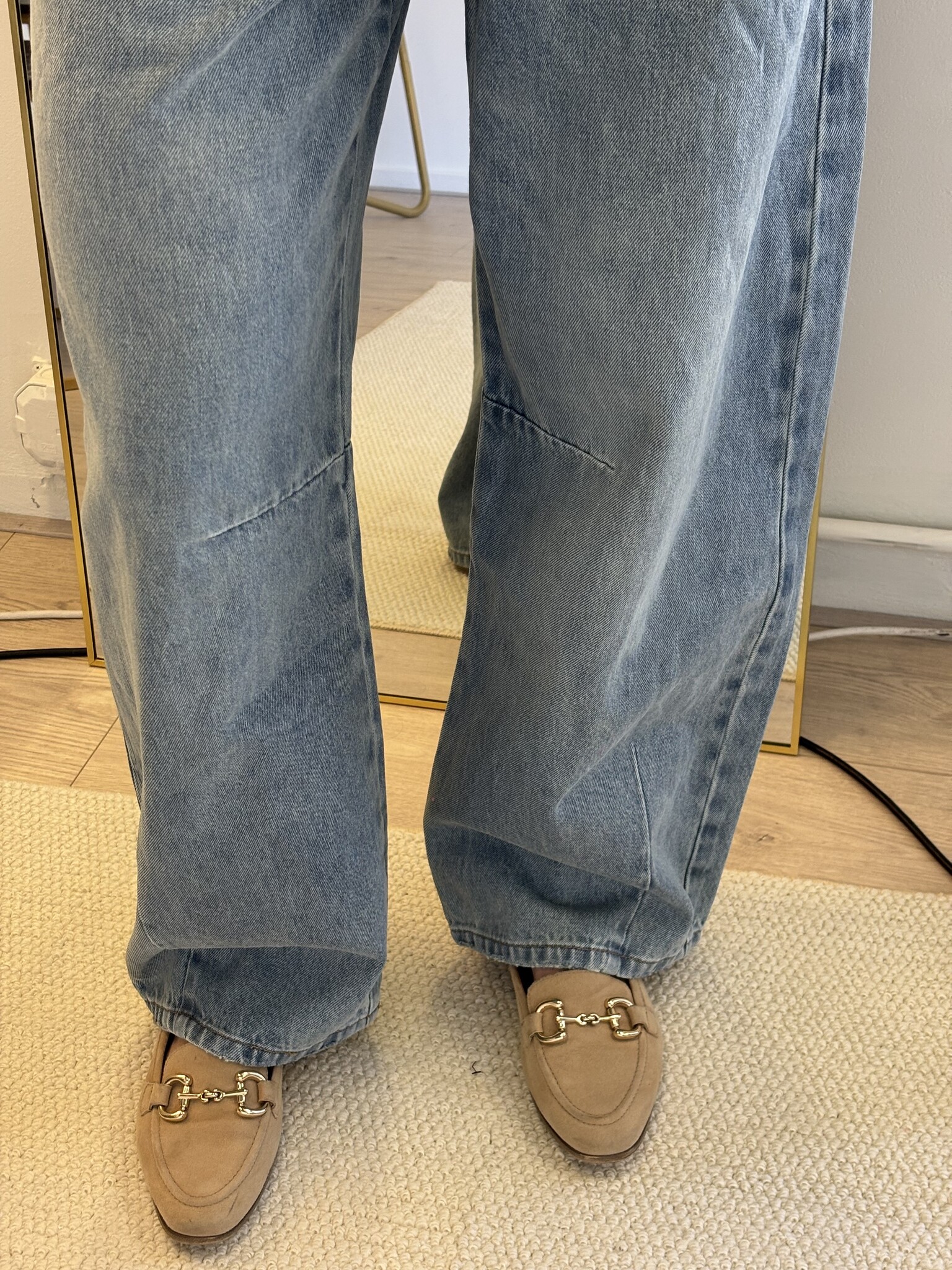 MELLY Balloon Fit Jeans (Light BLue Denim )