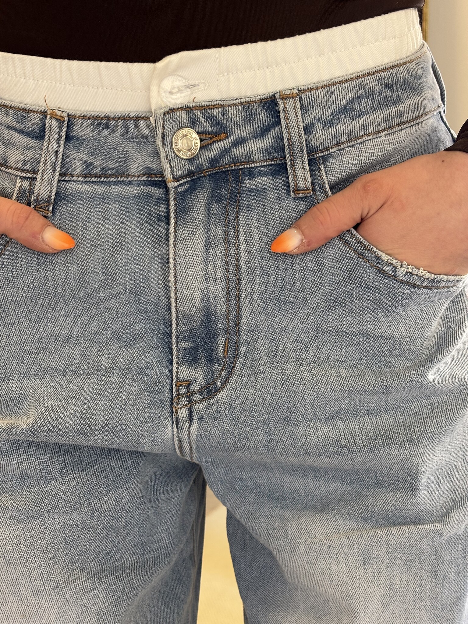 LARA Ballon Fit Jeans (Light Blue)