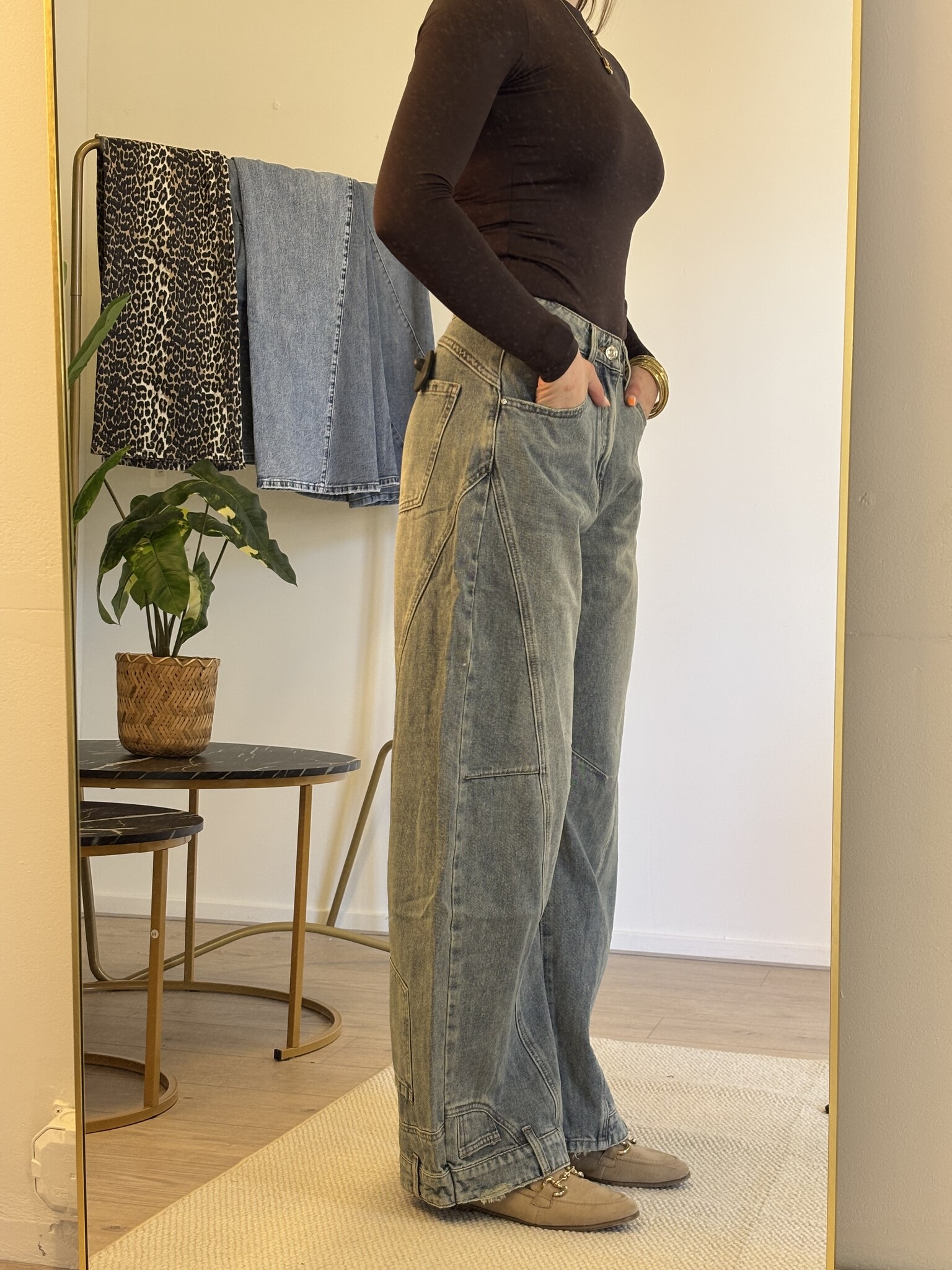 LEILA Ballon Fit Jeans (Light Blue Washed)