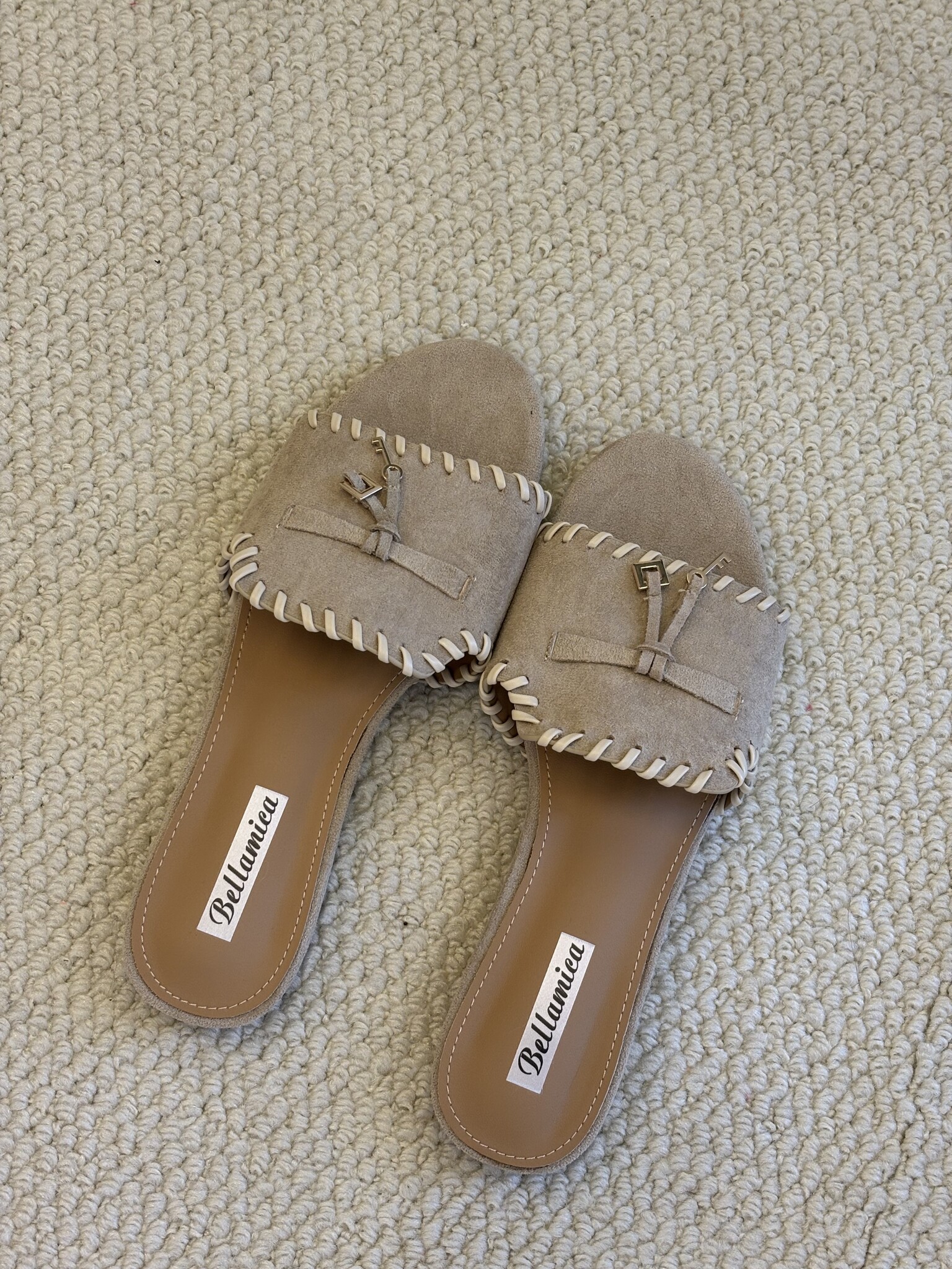 LORA PIANA Sandals (Beige)