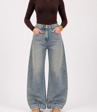 LEILA Ballon Fit Jeans (Light Blue Washed)