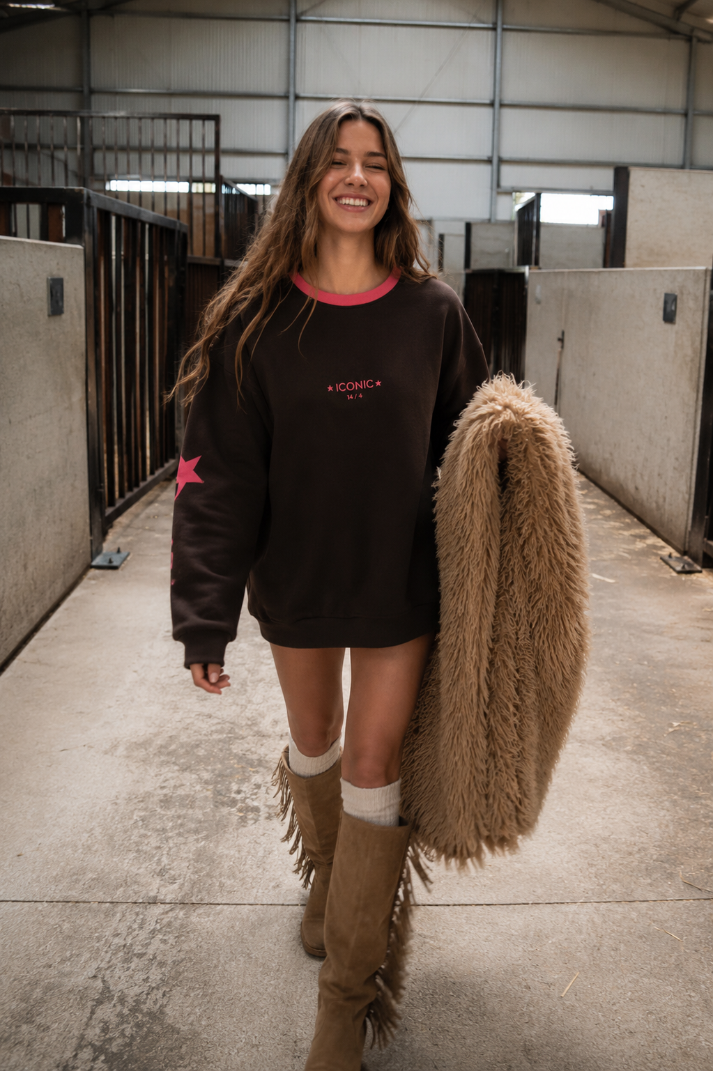 ICONIC STAR Sweater (Brown/Neon Pink)