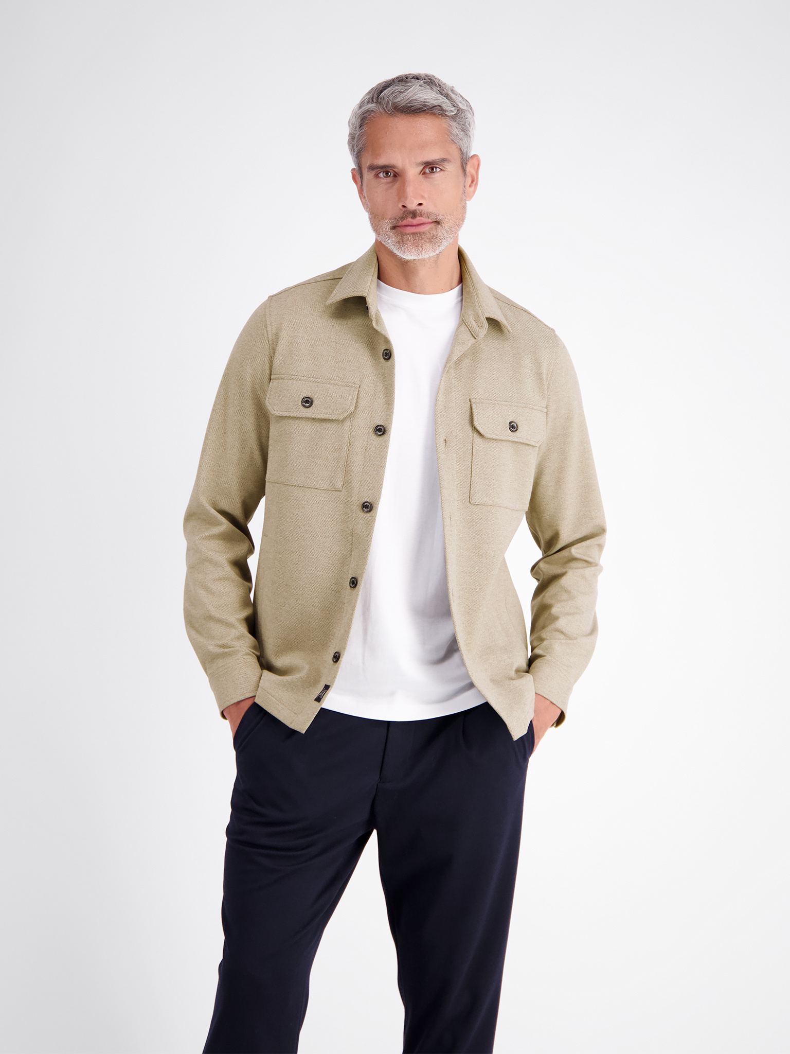 2601230 (142 TAN BEIGE)